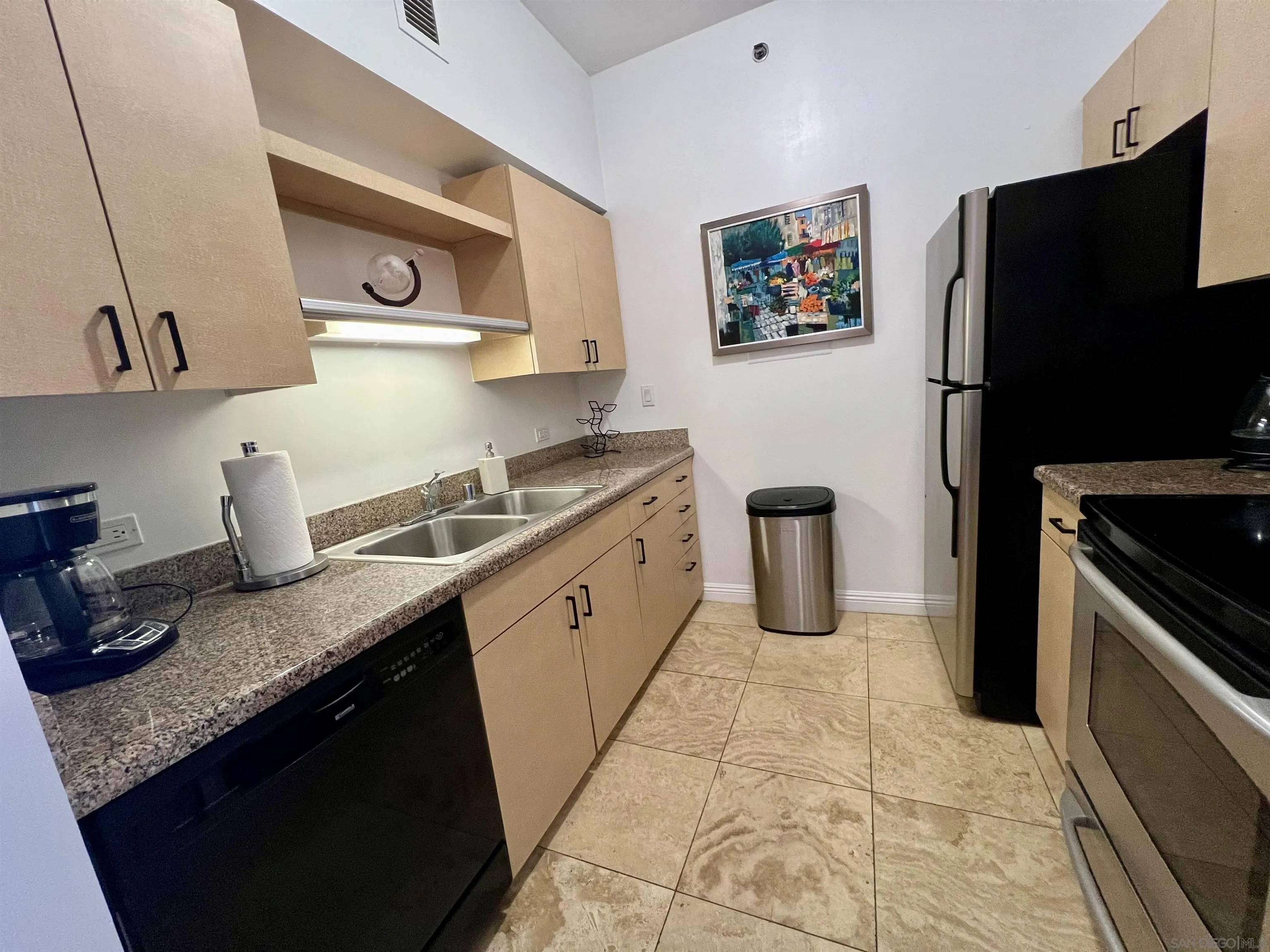 San Diego, CA 92101,425 W Beech St #1606