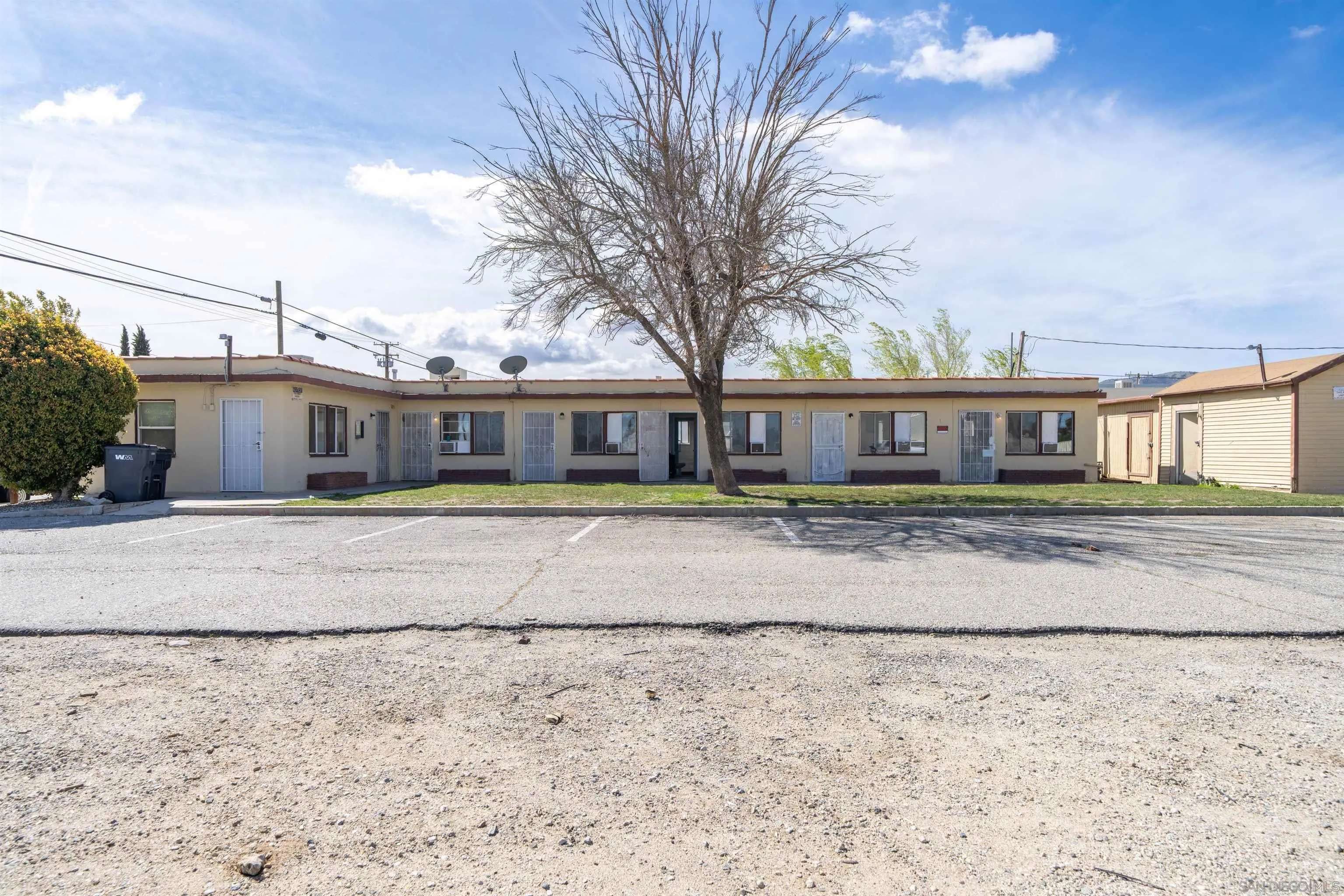 Palmdale, CA 93550,38717 E 6th St