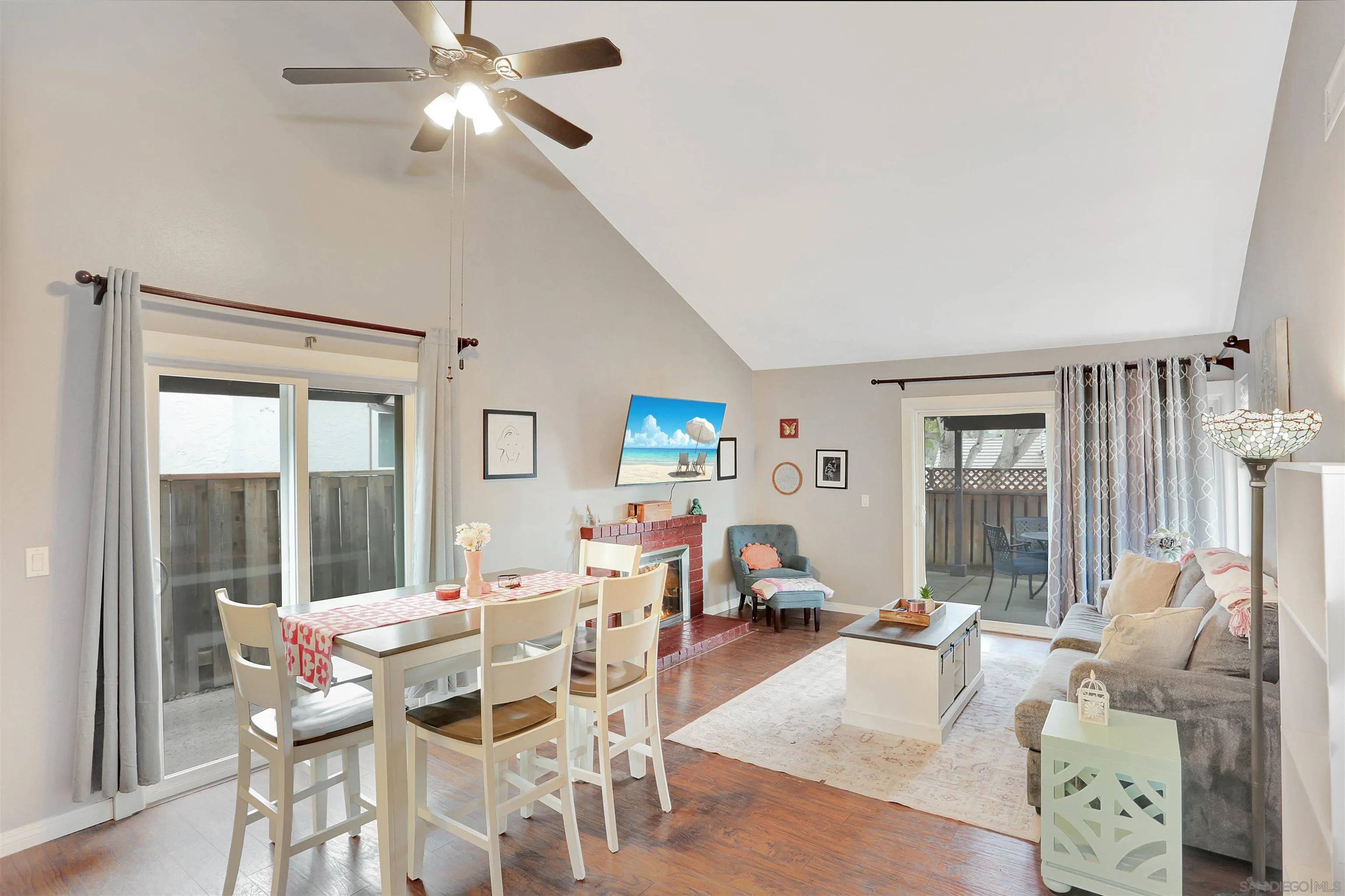 Escondido, CA 92029,1819 Castle Glen