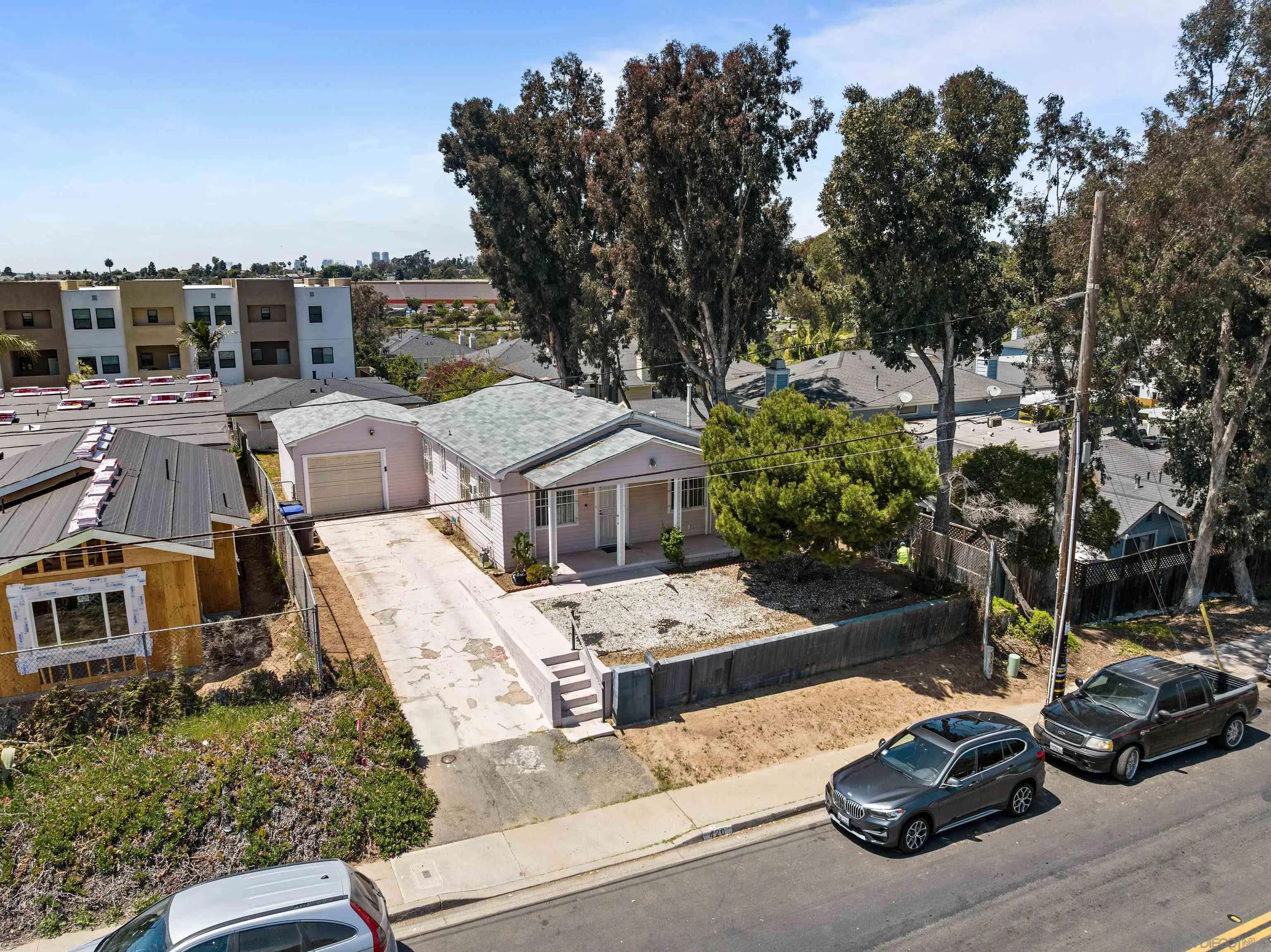 San Diego, CA 92113,420 S 45Th St