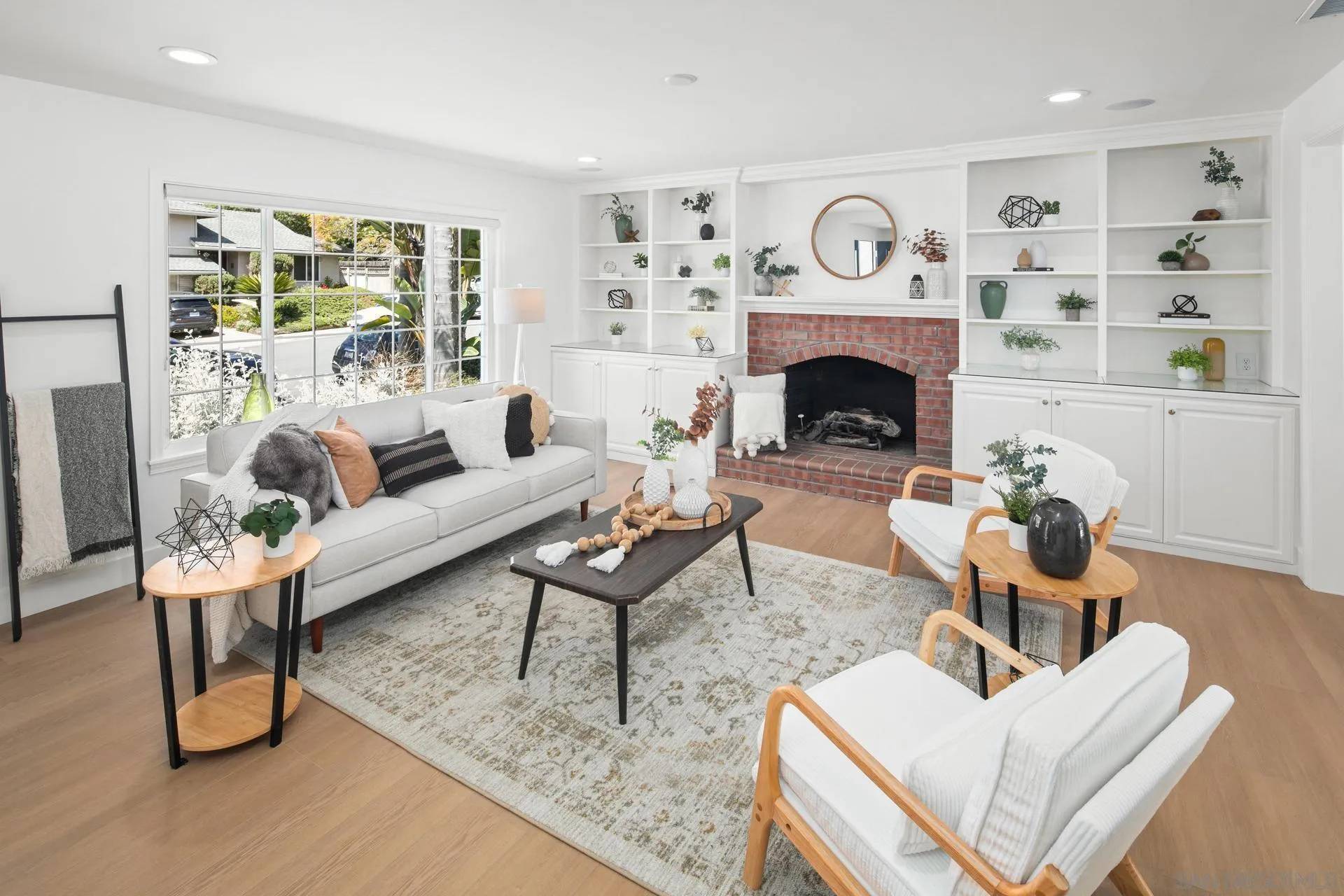 San Diego, CA 92109,5291 Vickie Dr