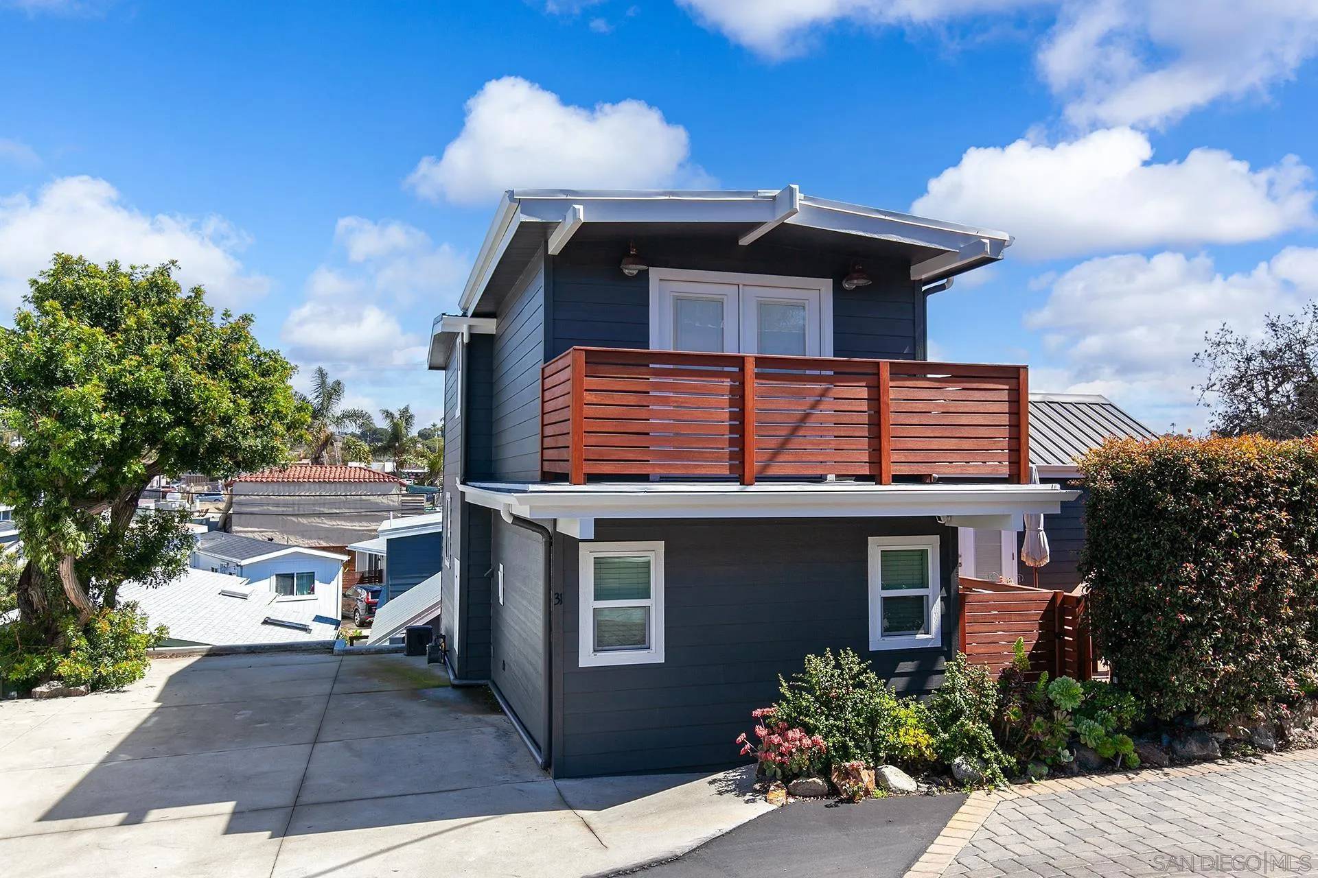 Encinitas, CA 92024,123 Jasper St #31
