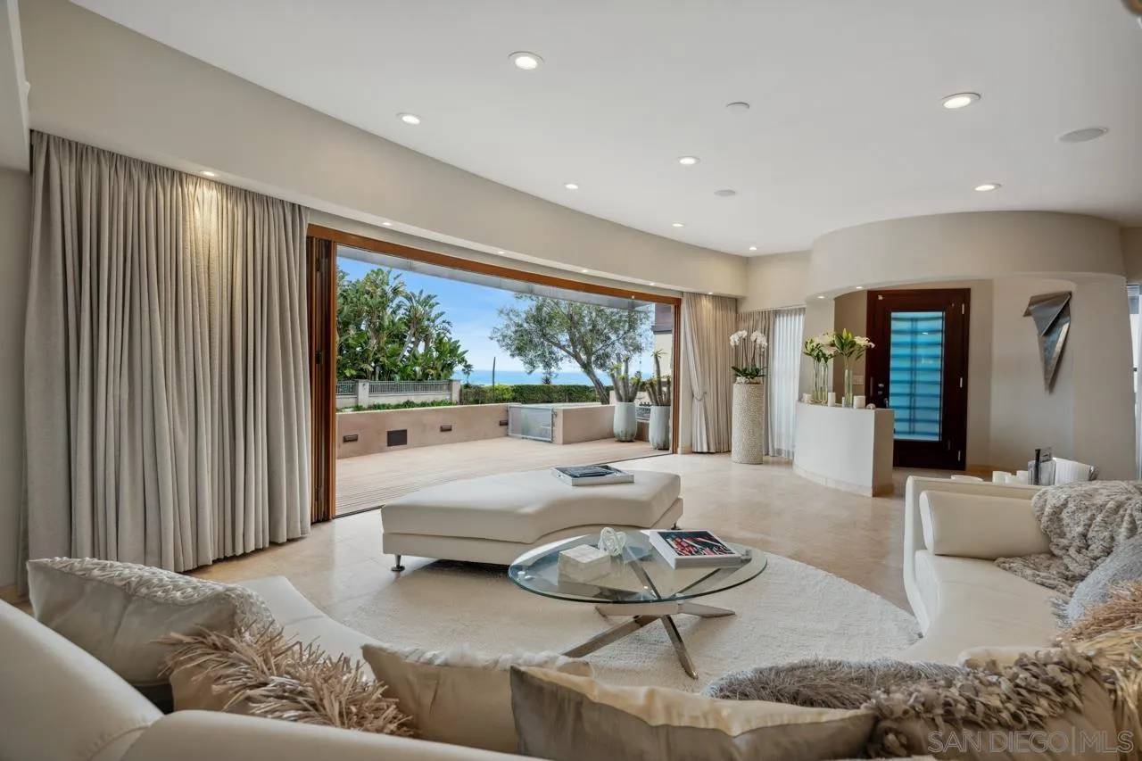 Solana Beach, CA 92075,773 E Solana Circle