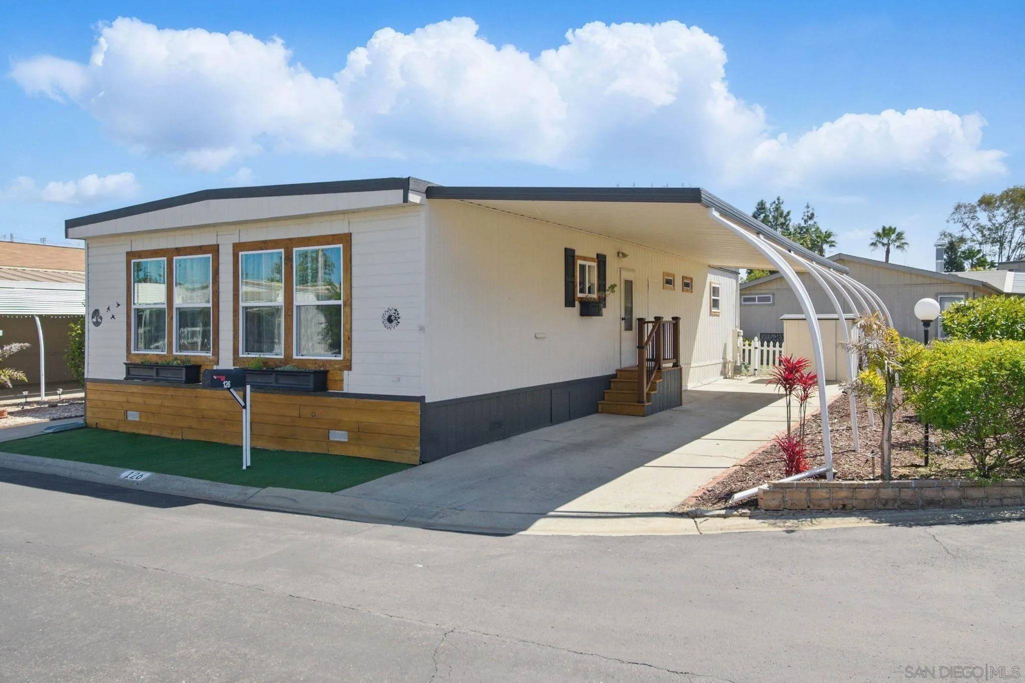 Escondido, CA 92026,525 W El Norte ##126
