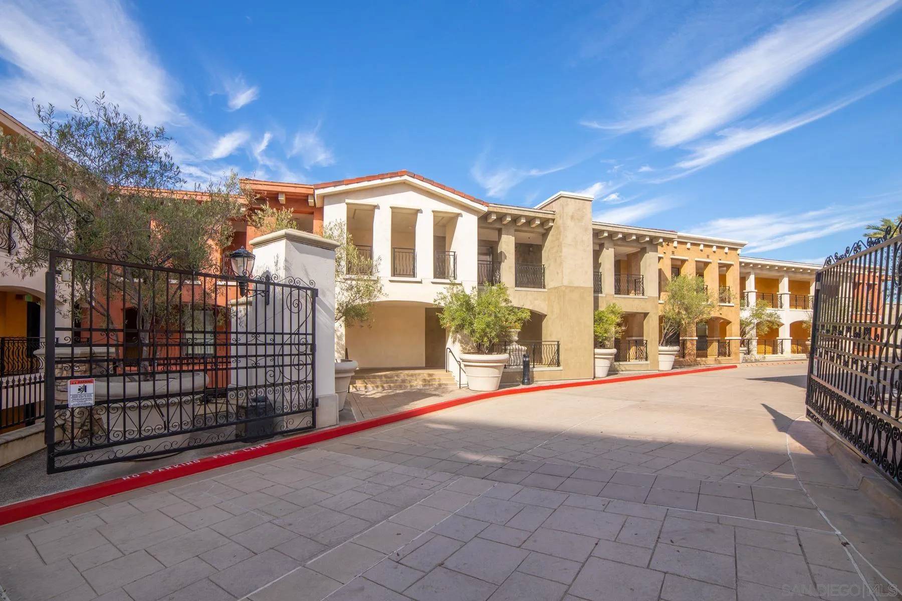 La Jolla, CA 92037,1020 Genter St #201