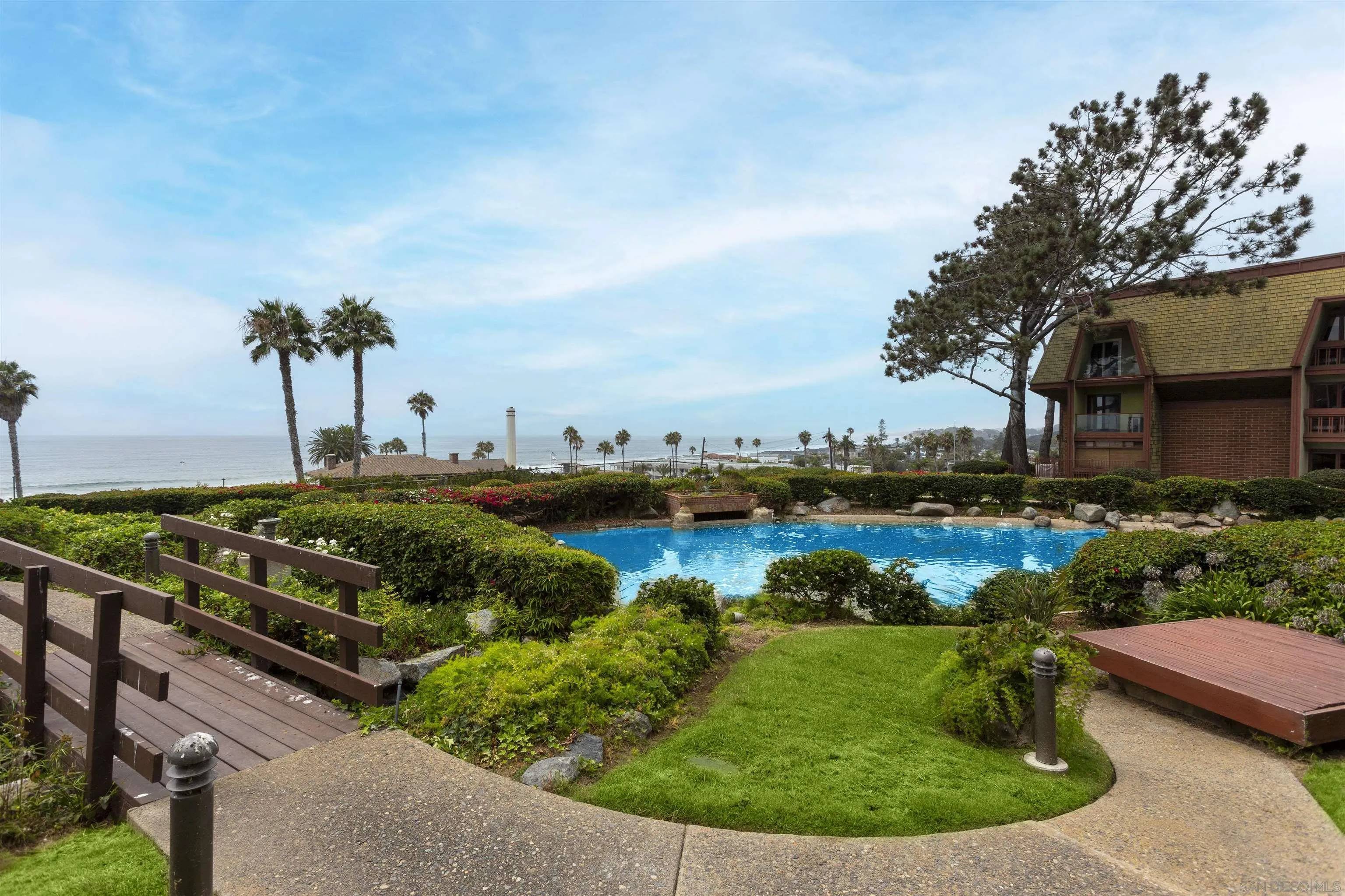 Del Mar, CA 92014,1562 Camino Del Mar 547