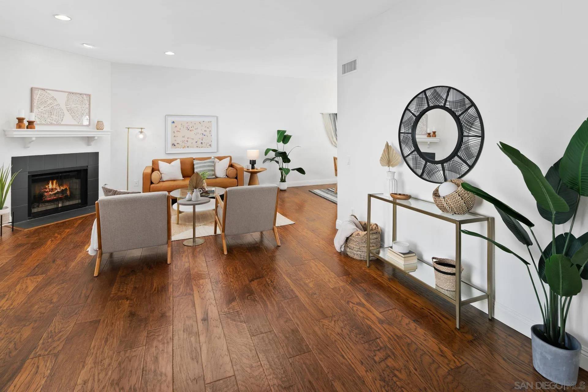 Coronado, CA 92118,333 D Avenue ## 3