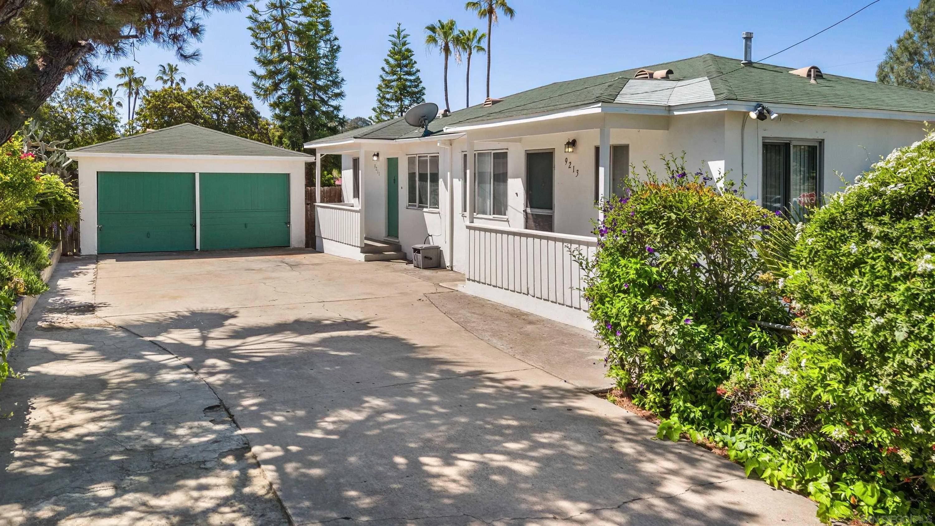 La Mesa, CA 91942,9211-13 Earl St.