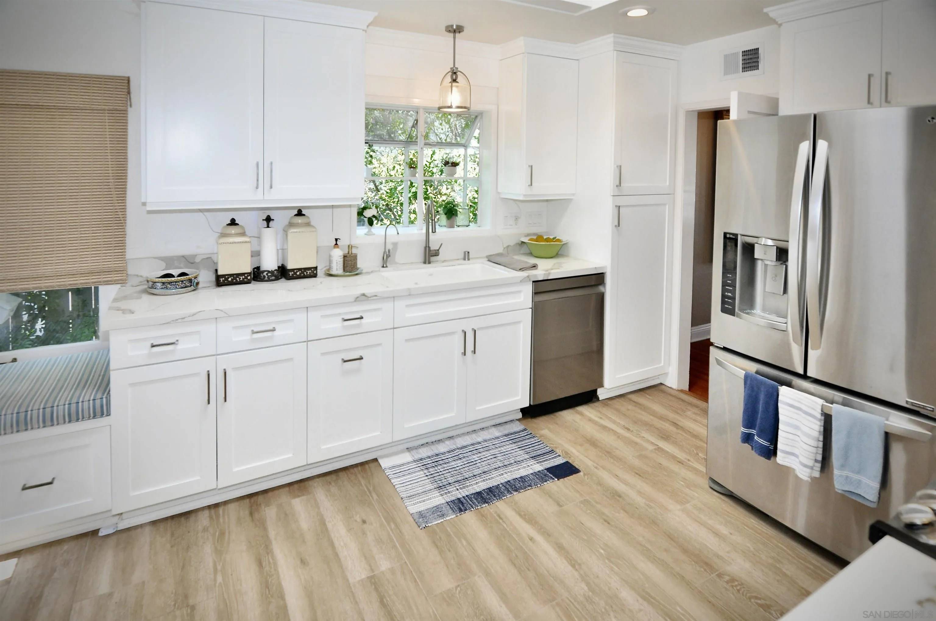 La Jolla, CA 92037,529 Fern Glen