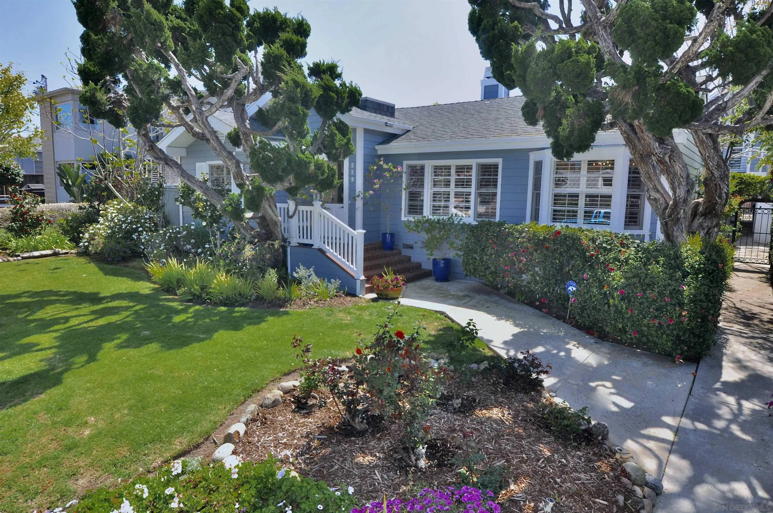 La Jolla, CA 92037,529 Fern Glen