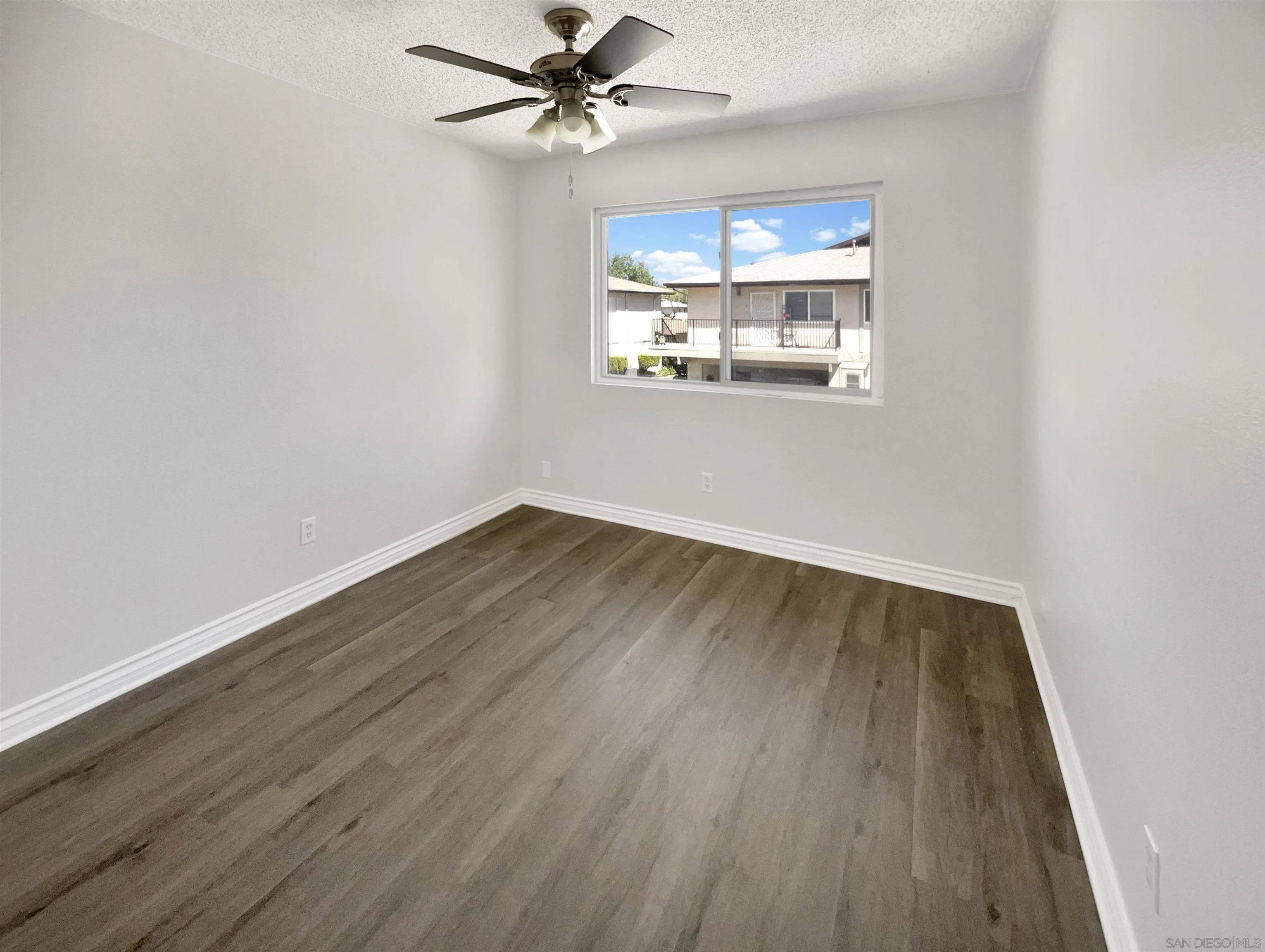 Santee, CA 92071,9860 Mission Viejo Ct #4