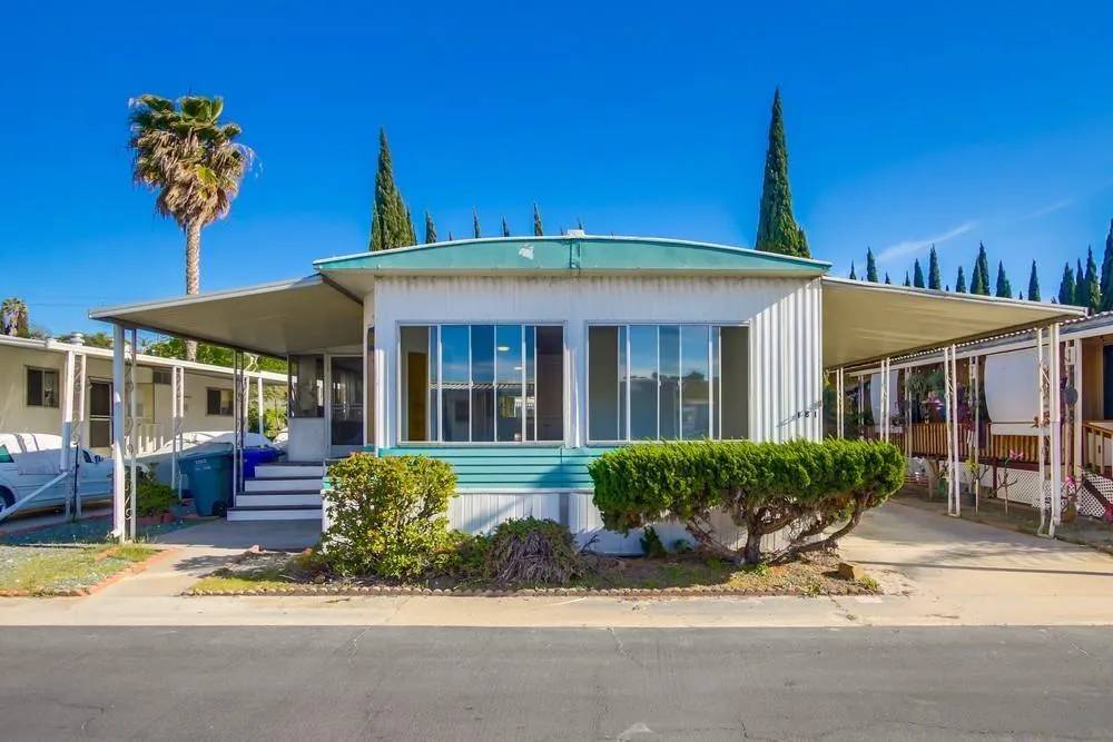 San Diego, CA 92139,3129 Calle Abajo Southeast #spc 181
