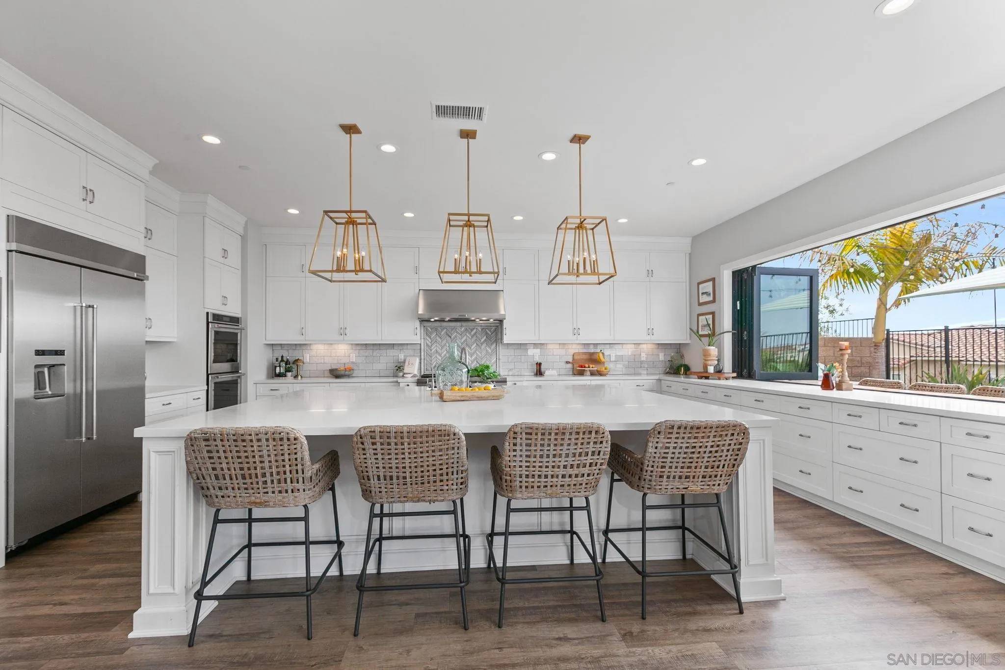 Carlsbad, CA 92010,4719 Crespi Ct