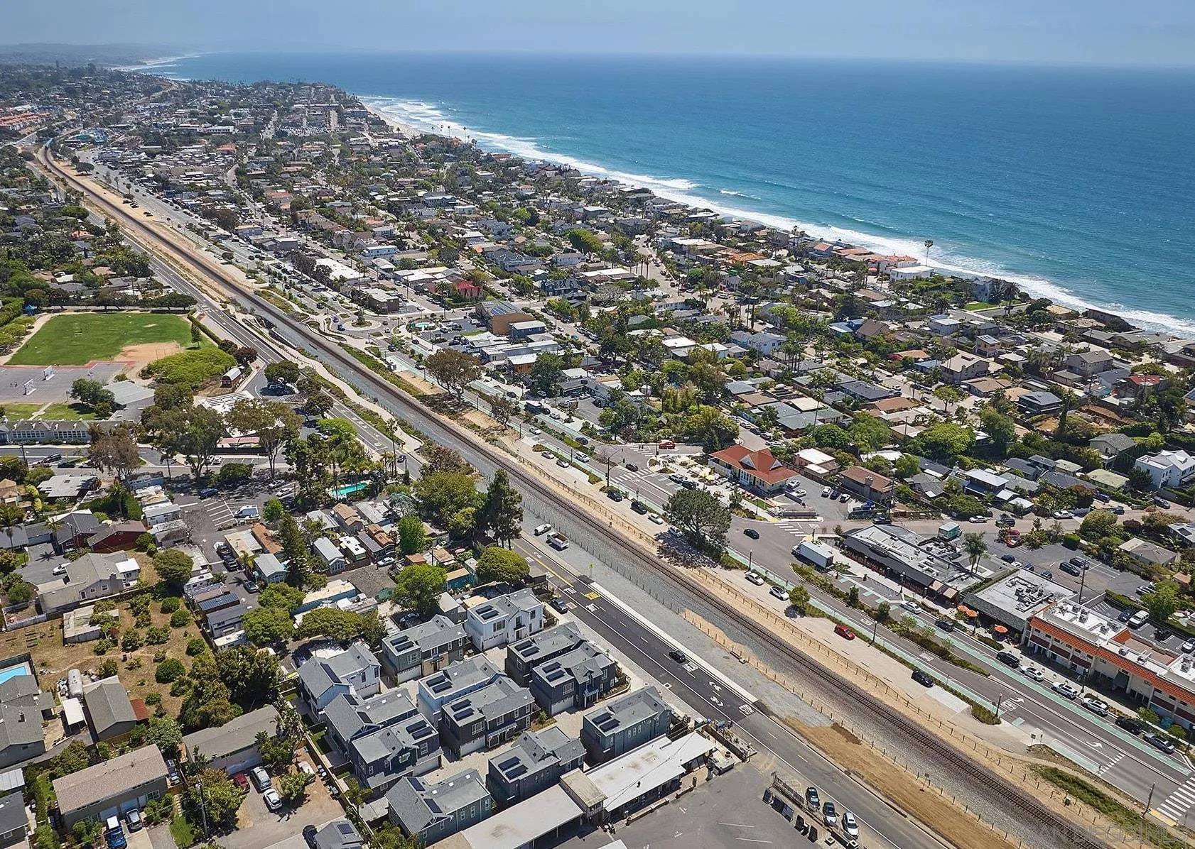 Encinitas, CA 92024,567 N Vulcan Ave