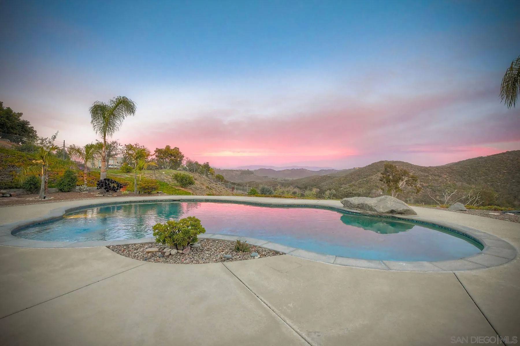 Vista, CA 92084,2951 Fairview