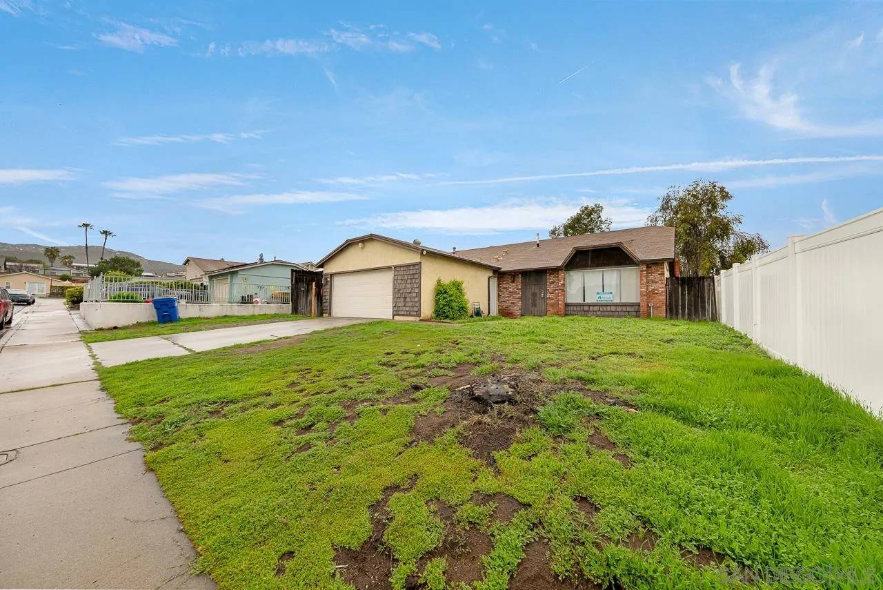 Santee, CA 92071,9927 Sadie St