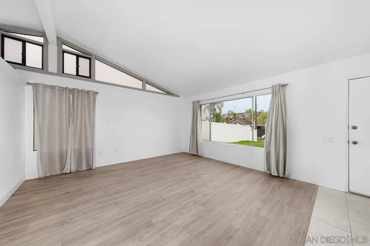 Santee, CA 92071,9927 Sadie St