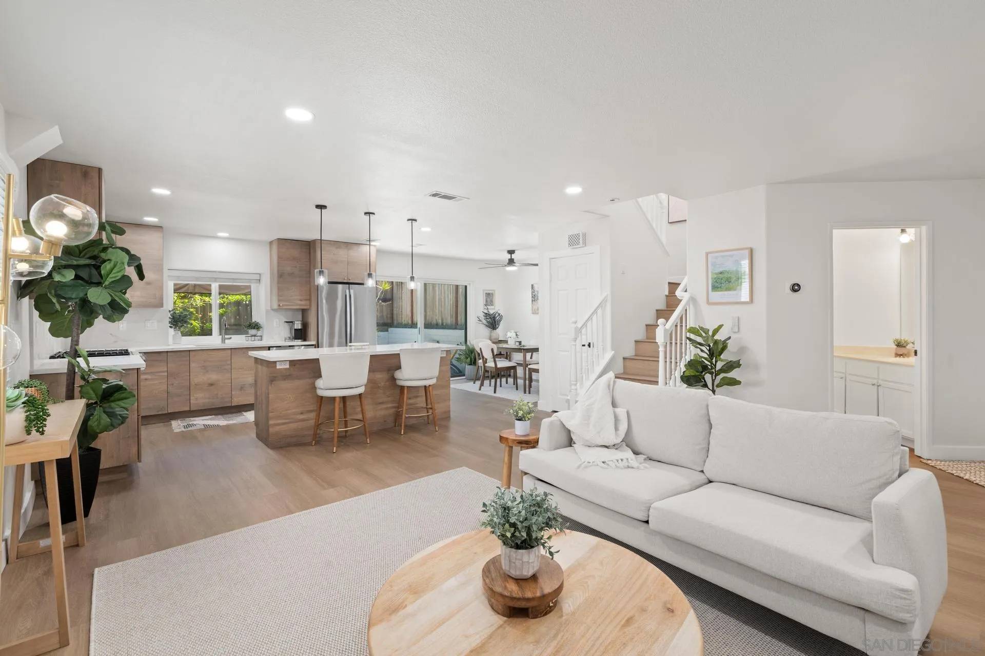 Oceanside, CA 92056,2393 Callecita Way