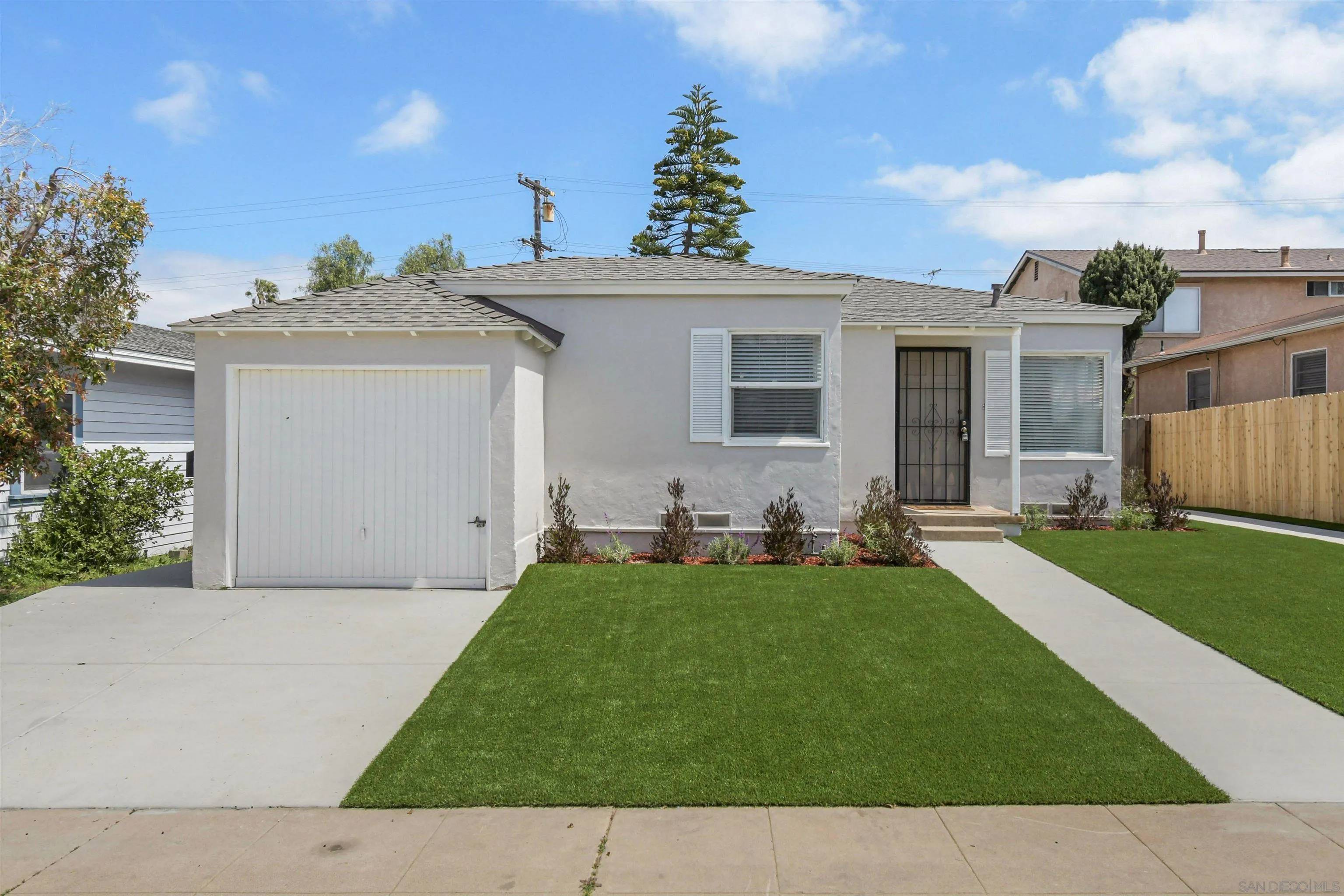 San Diego, CA 92107,4614-4616 Larkspur St