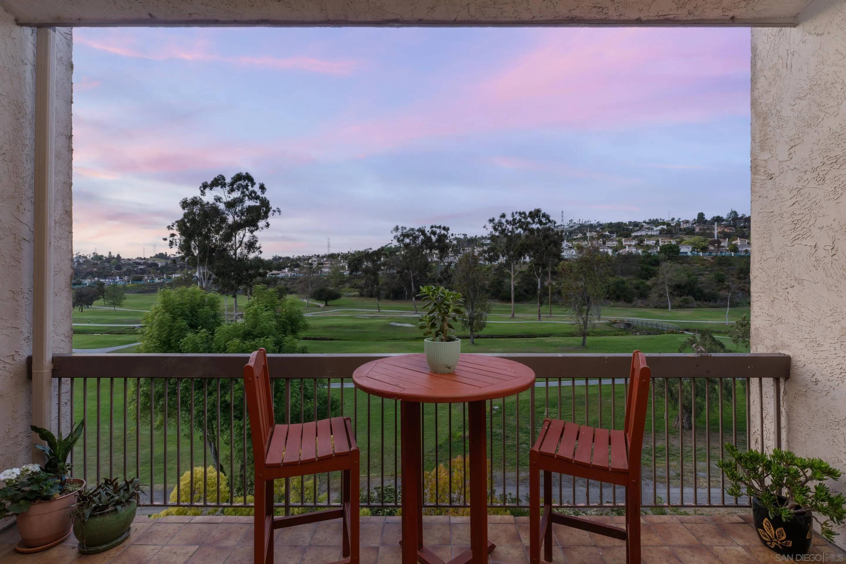 Carlsbad, CA 92009,2564 Navarra Dr #202