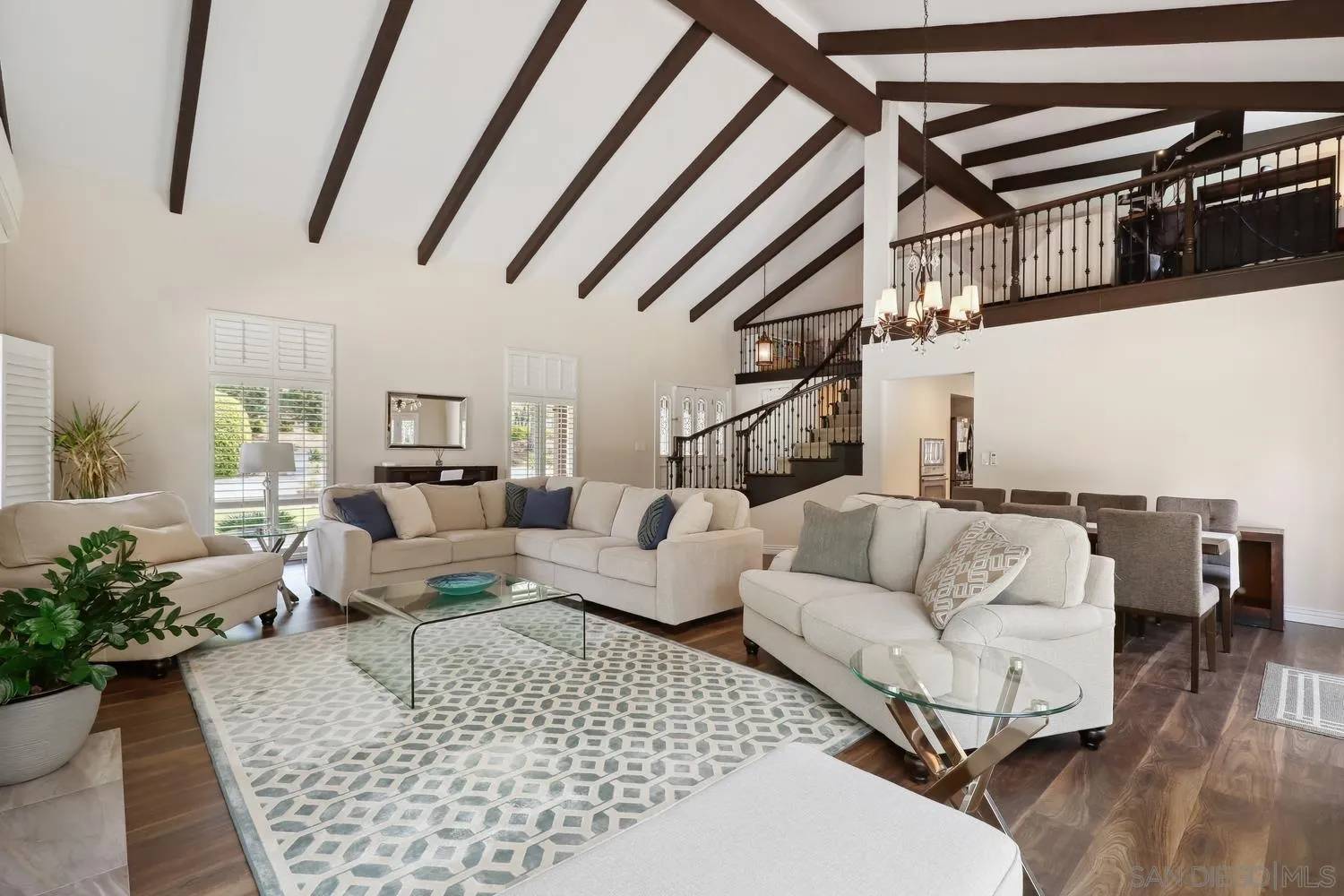 Carlsbad, CA 92009,7027 Alicante Rd