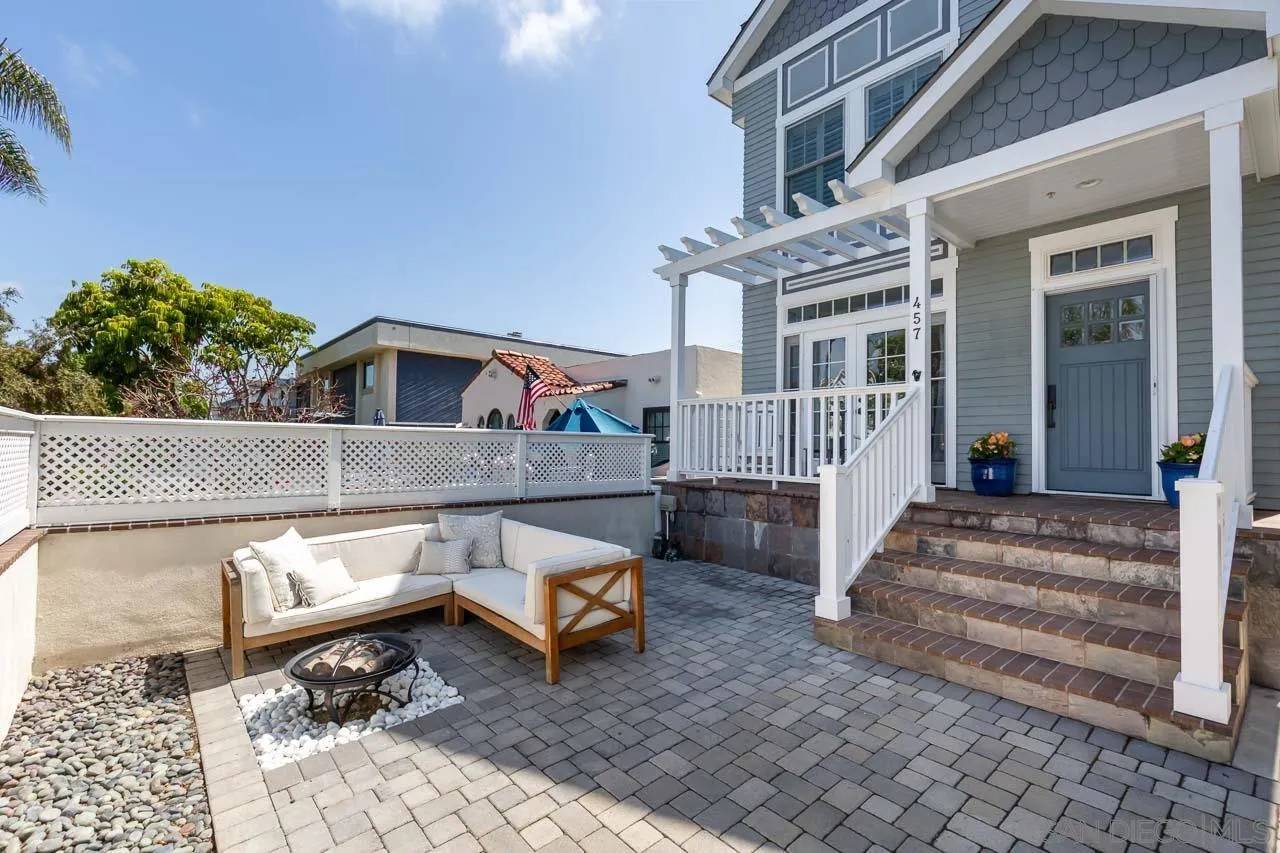 Coronado, CA 92118,457 D Ave