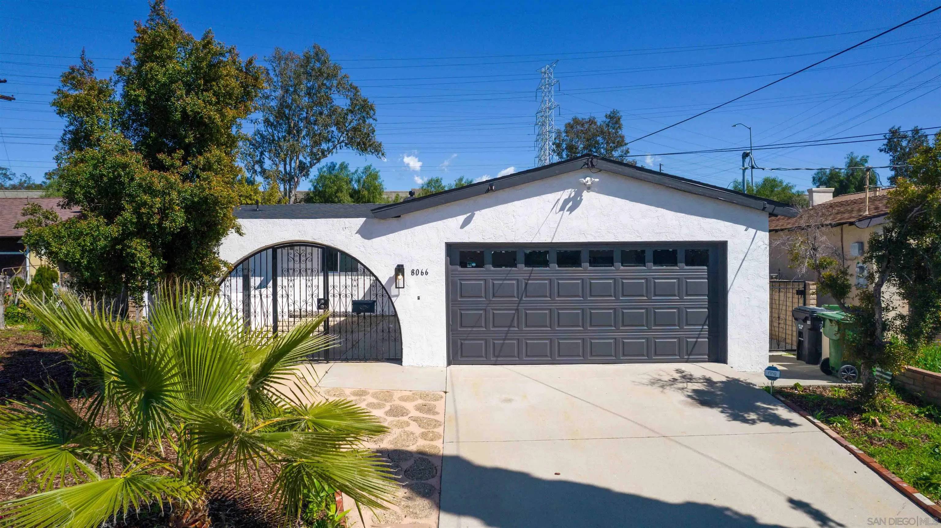 North Hollywood, CA 91605,8066 Teesdale Ave