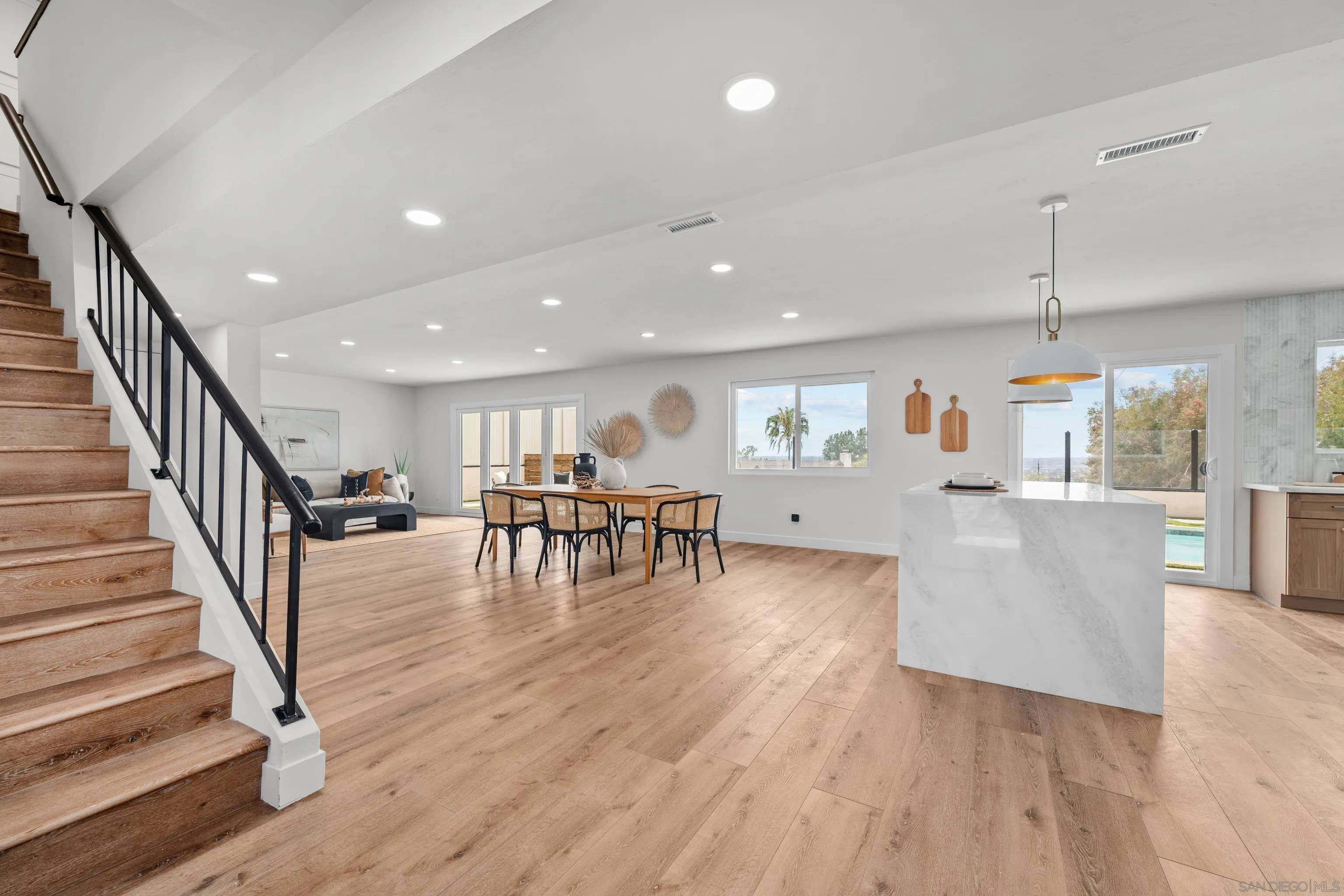 San Diego, CA 92120,6240 Bernadette Lane