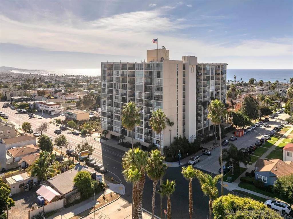 San Diego, CA 92109,4944 Cass St. #404