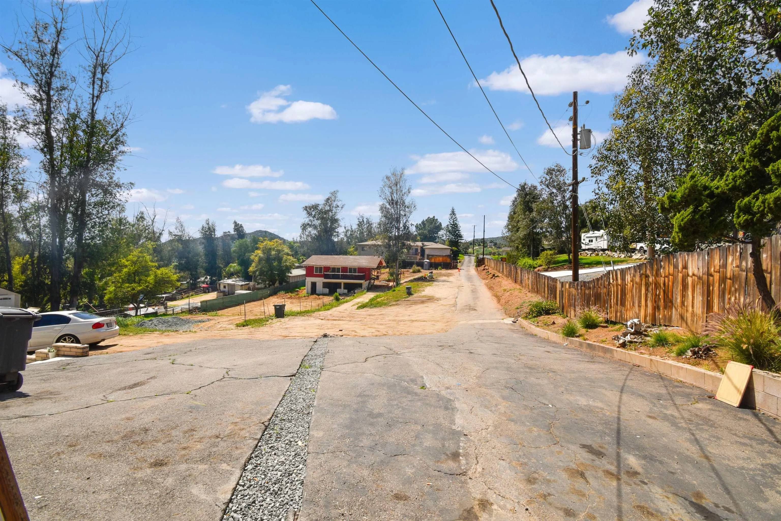 Lakeside, CA 92040,10957 VALLE VISTA ROAD