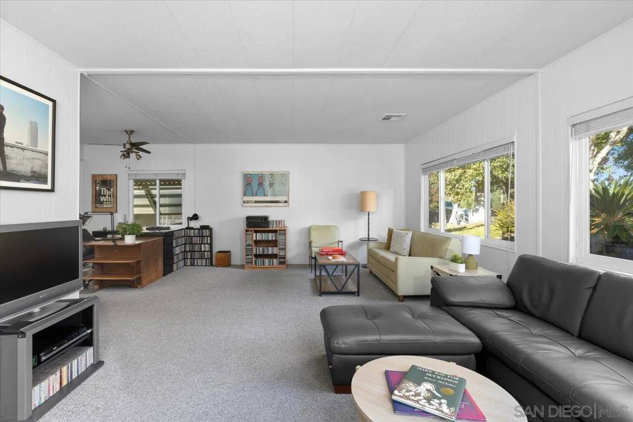 Carlsbad, CA 92011,7318 San Luis Street