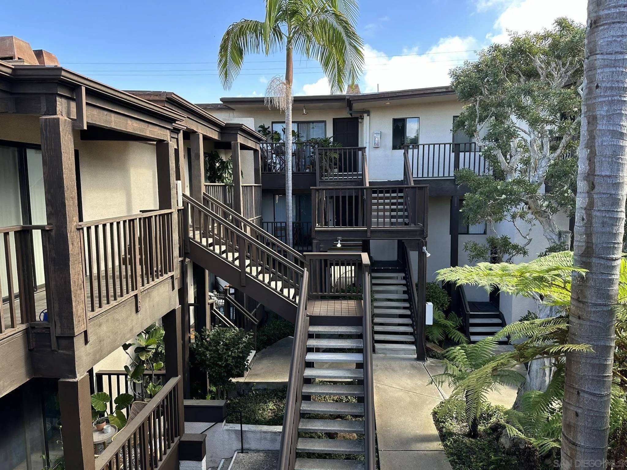 La Jolla, CA 92037,7601 Eads Ave