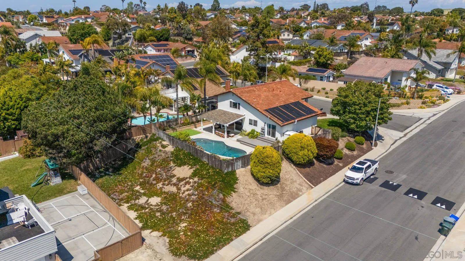 Encinitas, CA 92024,498 Avenida De Las Rosas