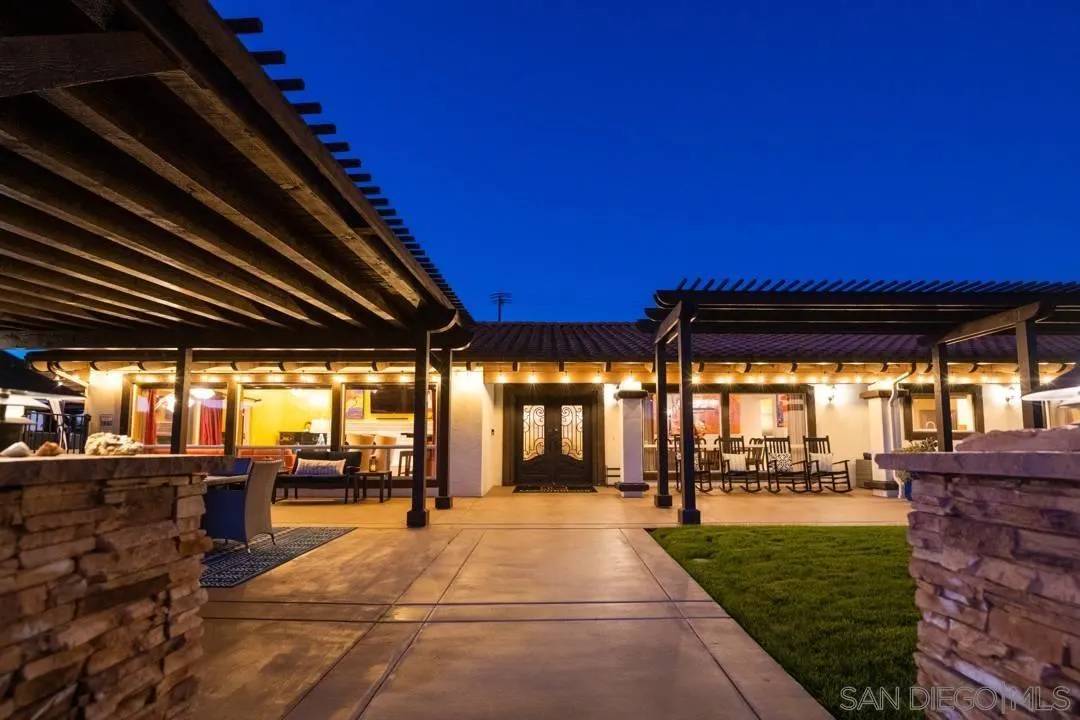 Valley Center, CA 92082,28382 Beija Flor