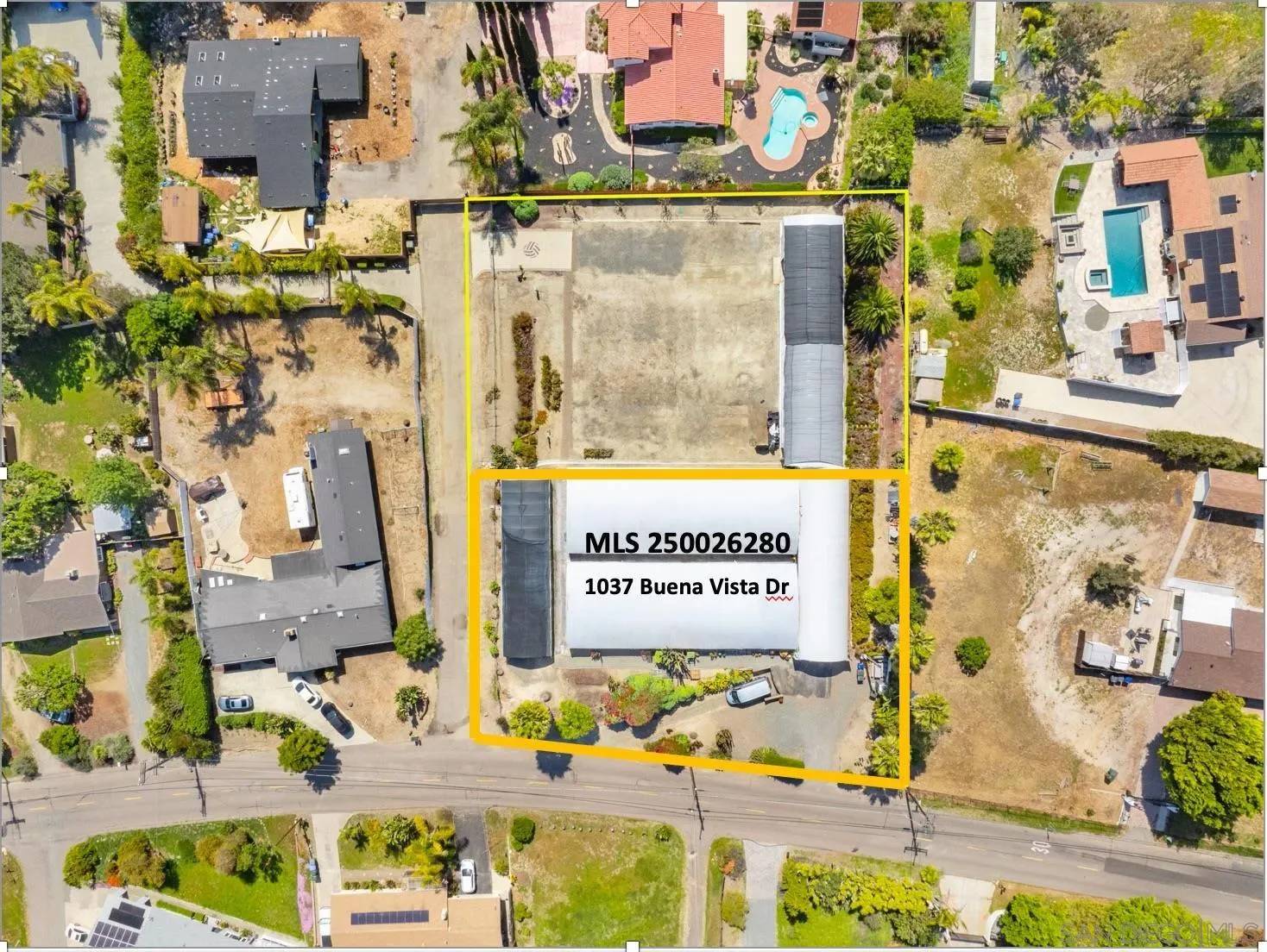 Vista, CA 92081,1037 Buena Vista Drive #37