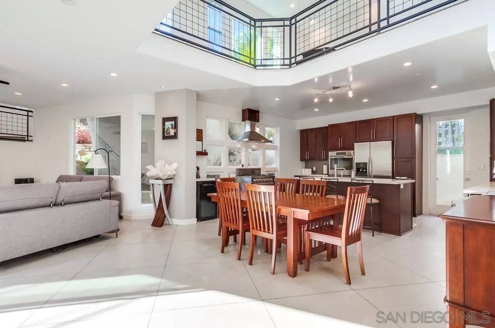 Escondido, CA 92026,28548 Meadow Glen Way W