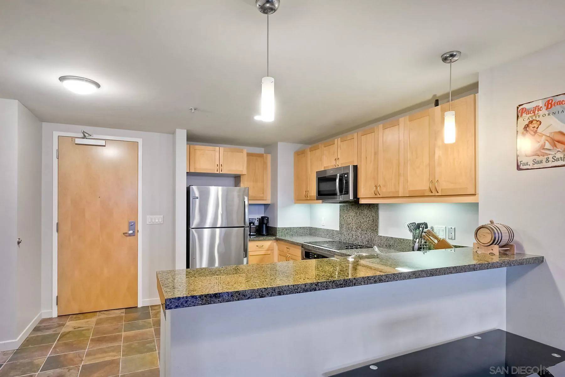 San Diego, CA 92101,1150 J St #406