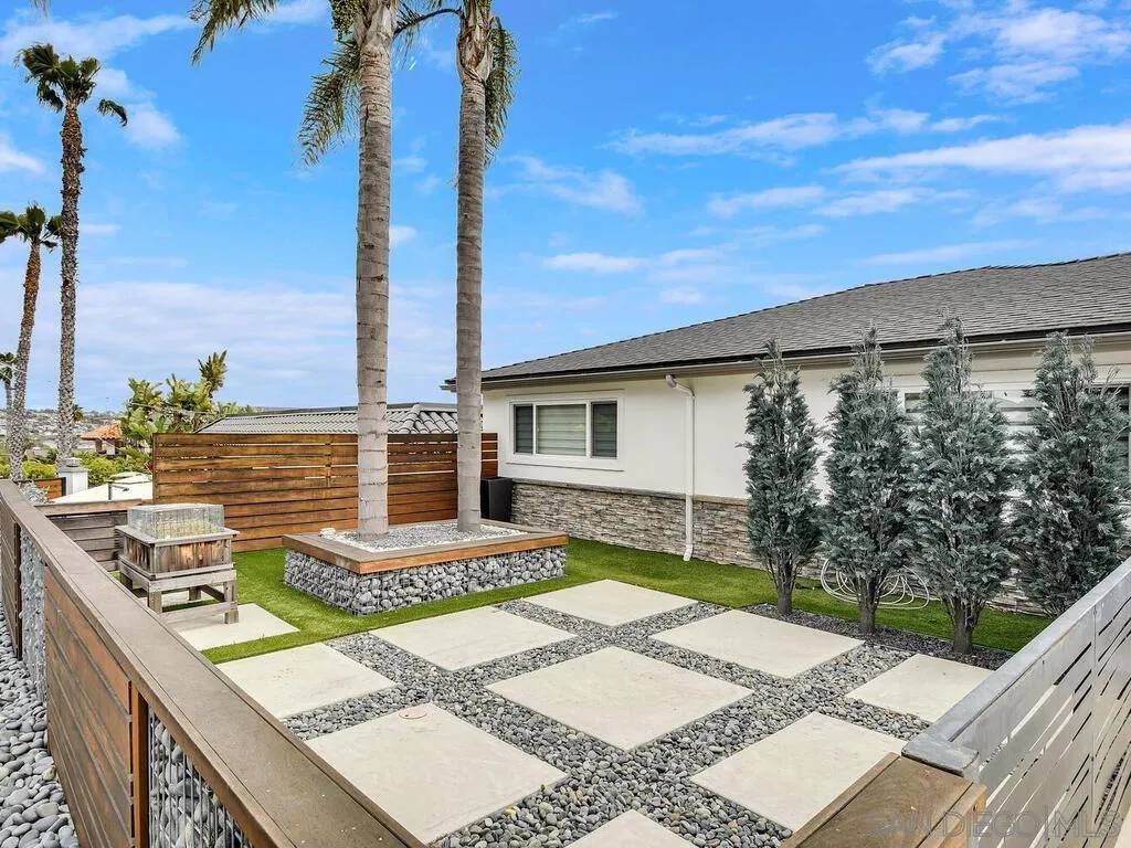 San Diego, CA 92109,2315 Geranium Street