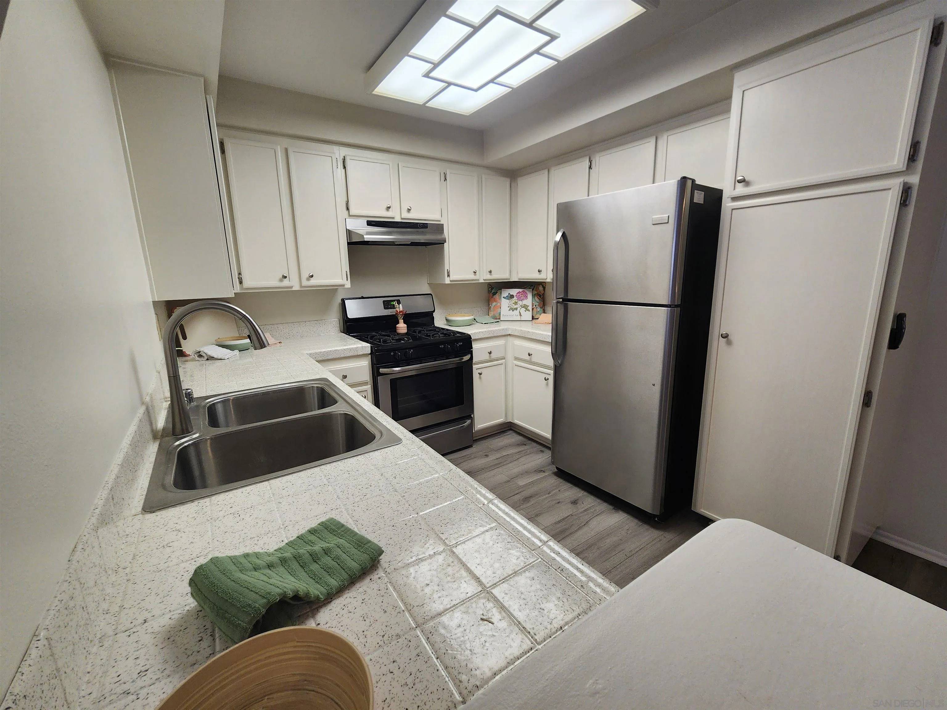 San Diego, CA 92130,12229 Carmel Vista #250
