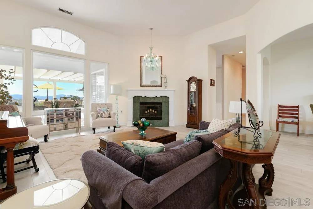 Alpine, CA 91901,756 Hale Drive