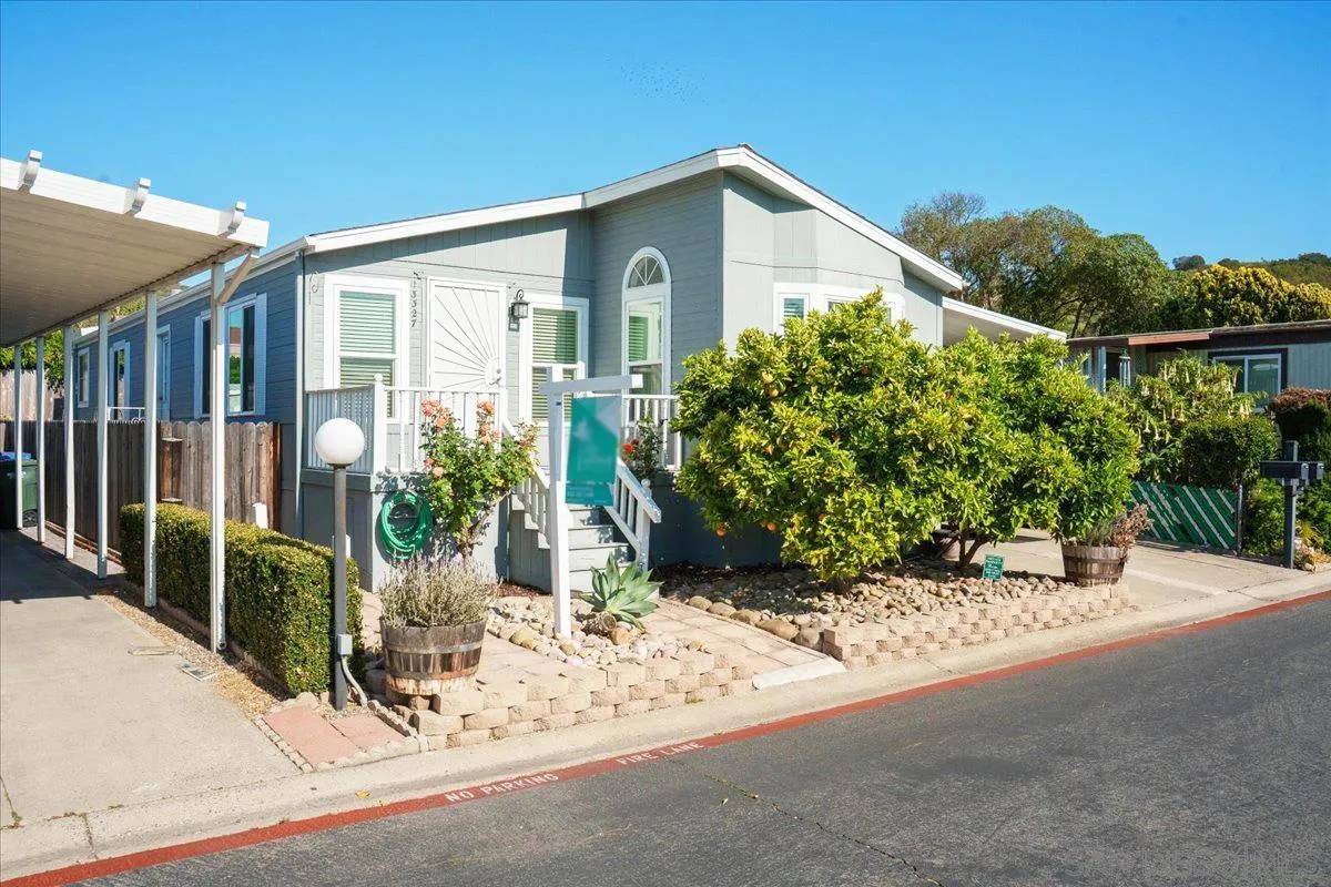 Poway, CA 92064,13327 Casa Vista St