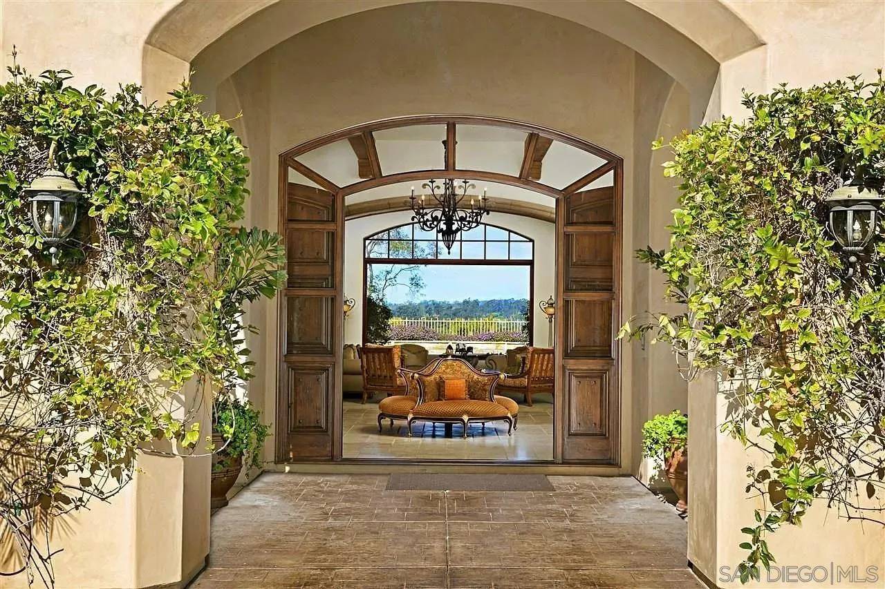 San Diego, CA 92130,4690 Rancho Del Mar Tri
