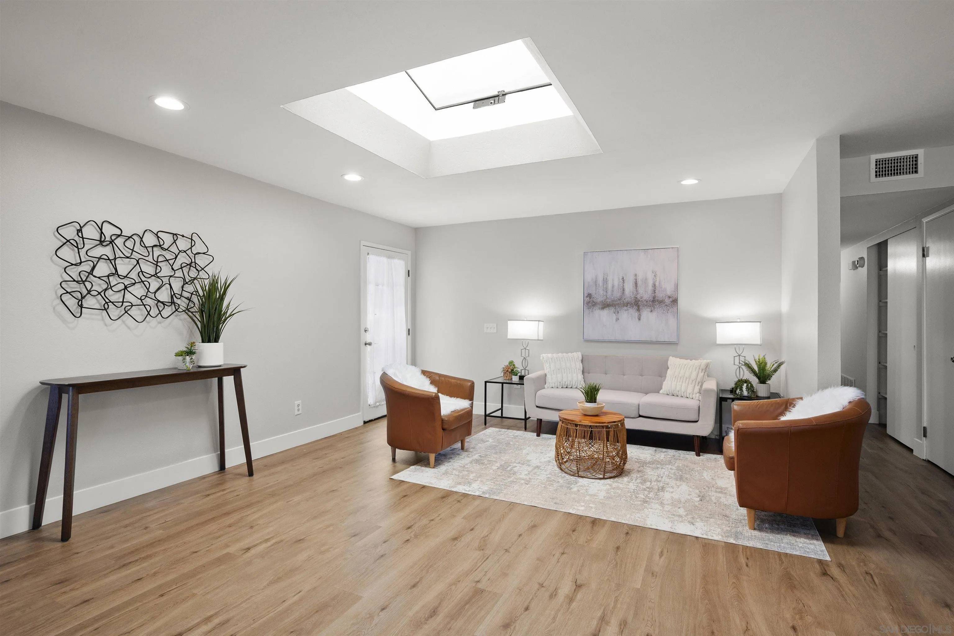 San Diego, CA 92120,5273 Lewison Pl