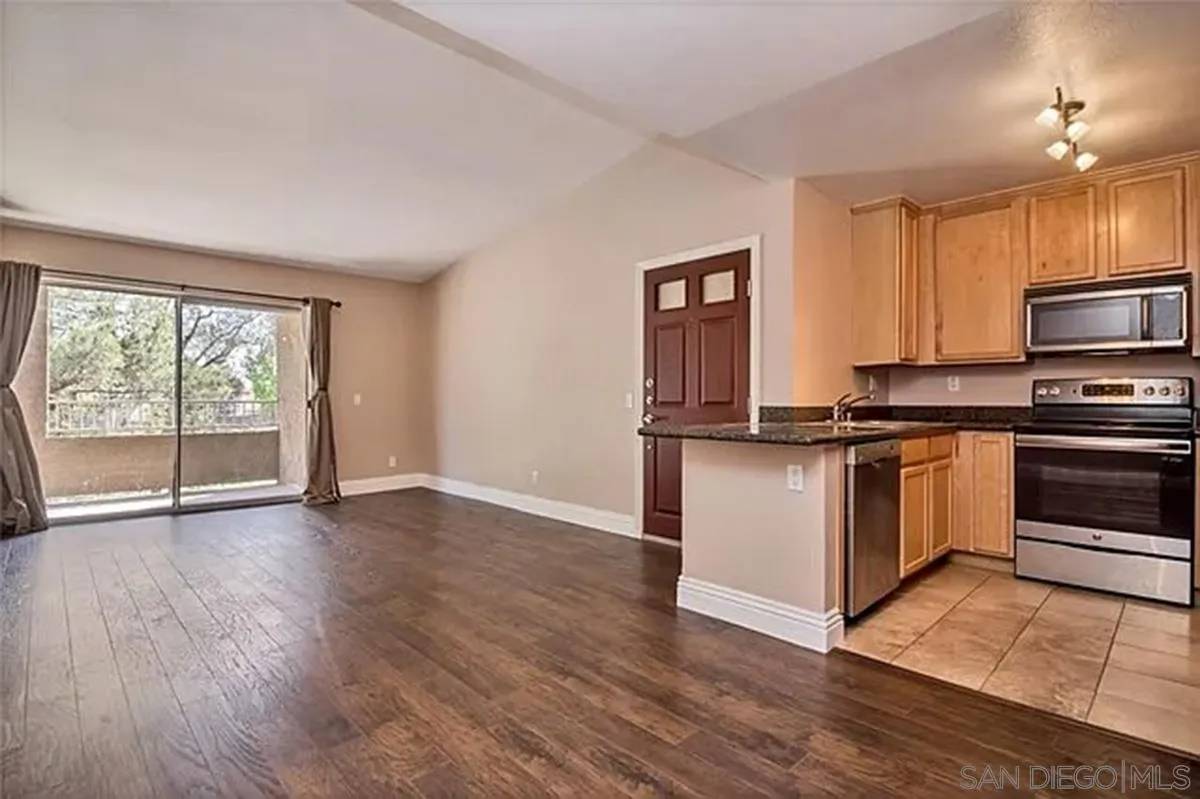 Corona, CA 92882,2275 Del Mar Way #306