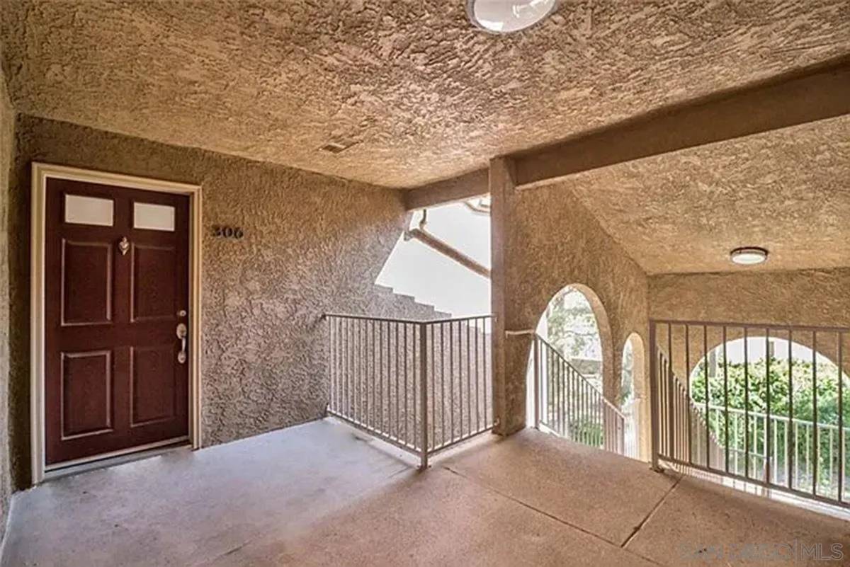 Corona, CA 92882,2275 Del Mar Way #306