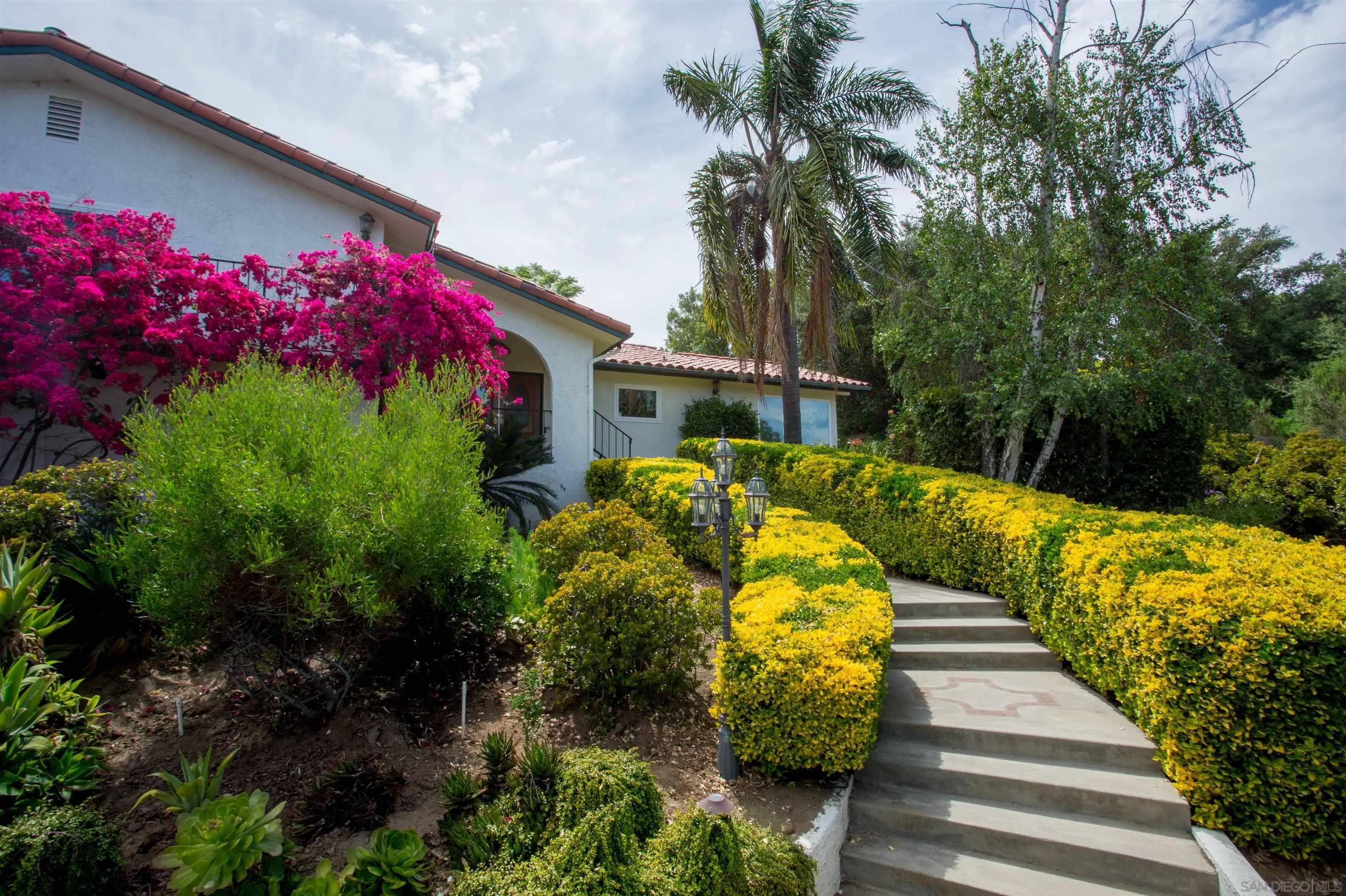 Escondido, CA 92026,28628 Mountain Meadow Rd