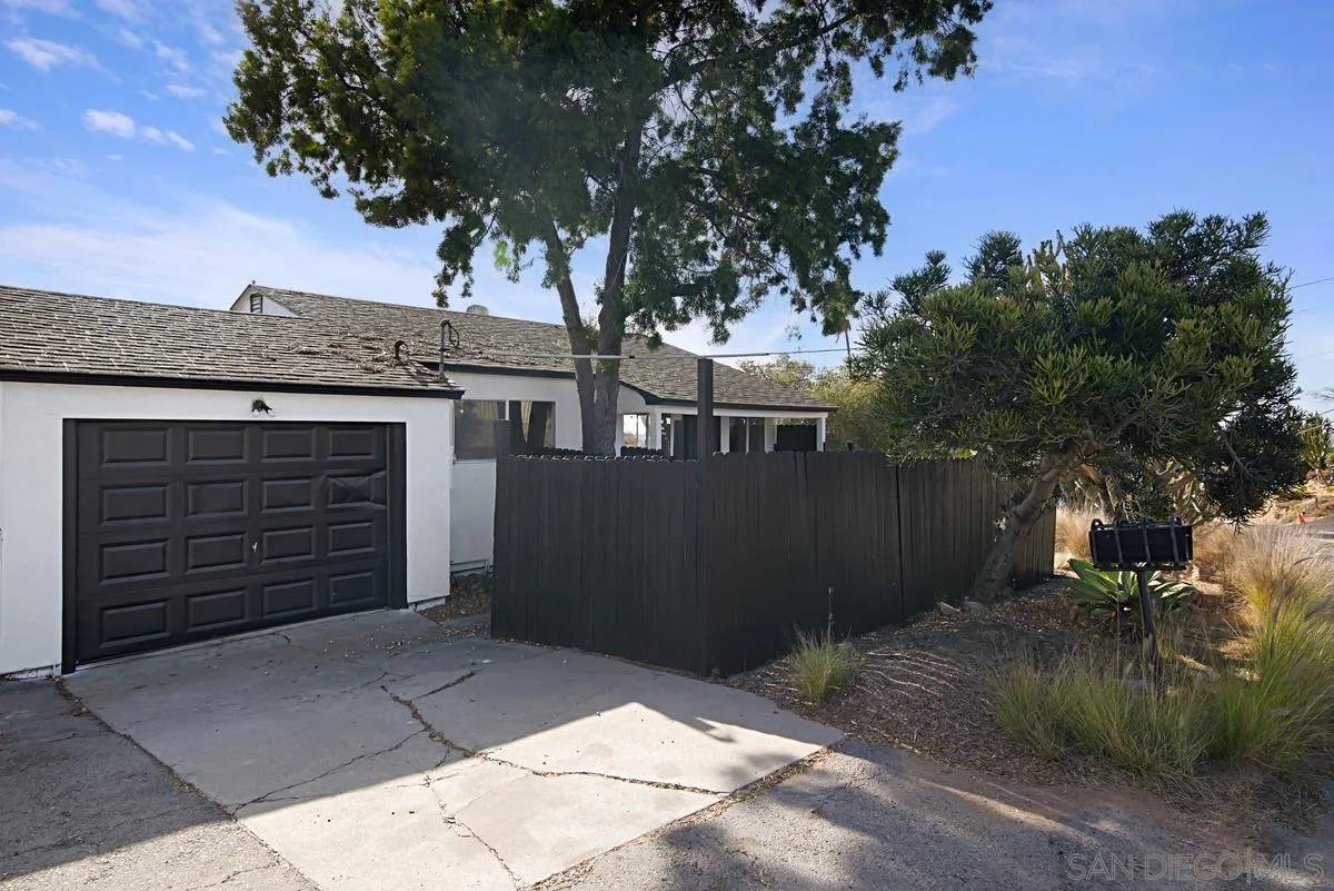 Spring Valley, CA 91977,2610 Helix st