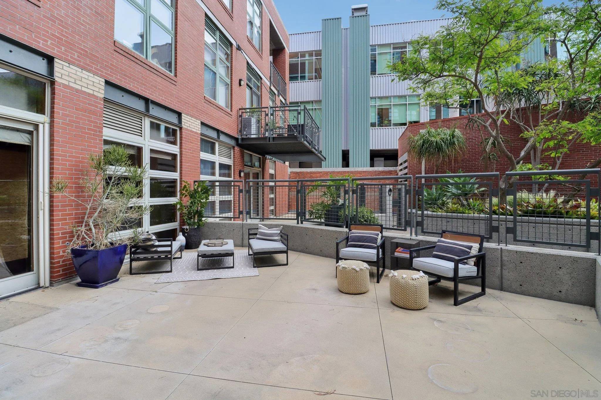 San Diego, CA 92101,877 Island Ave #211