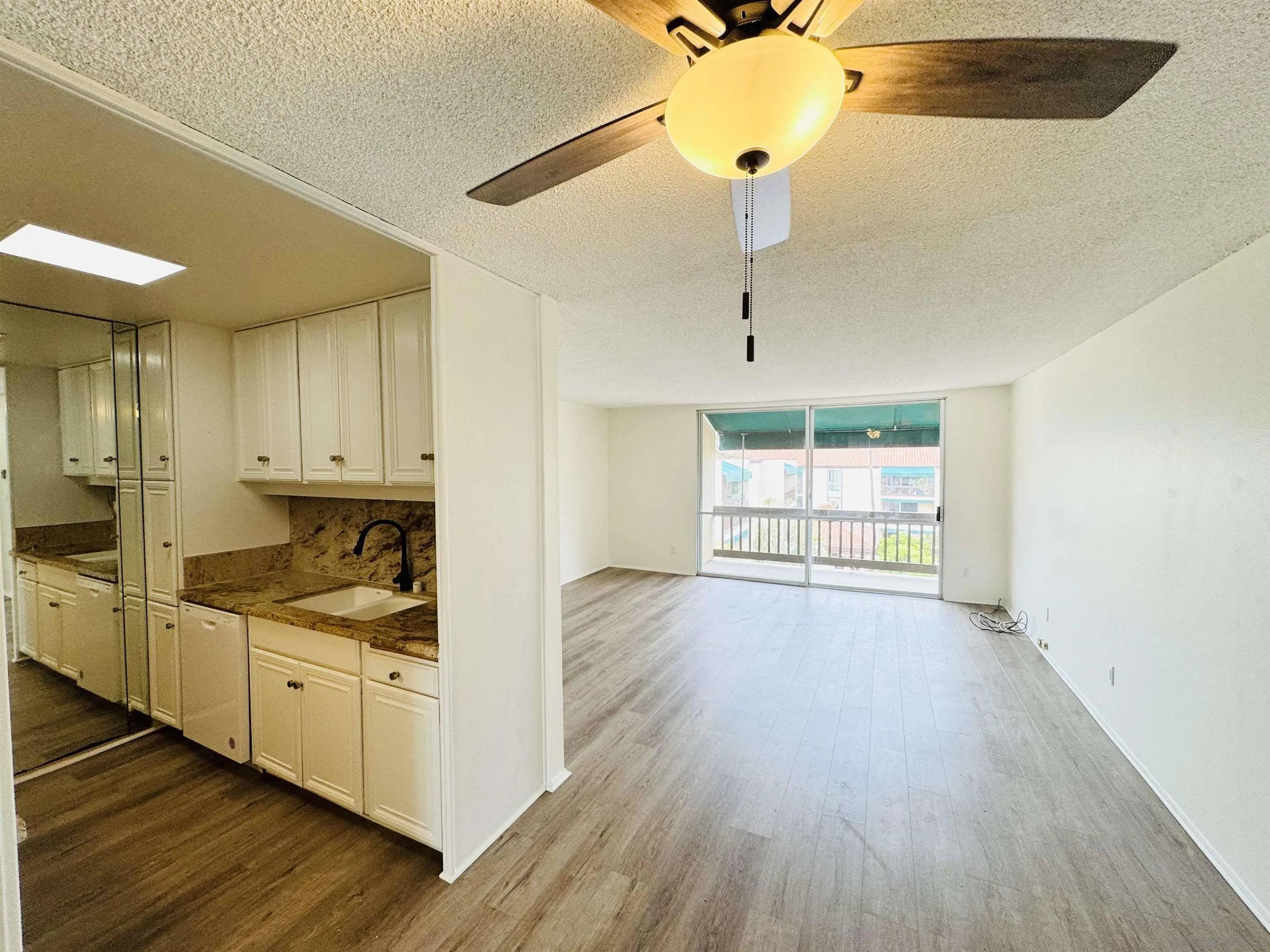 La Jolla, CA 92037,6455 La Jolla Blvd #349