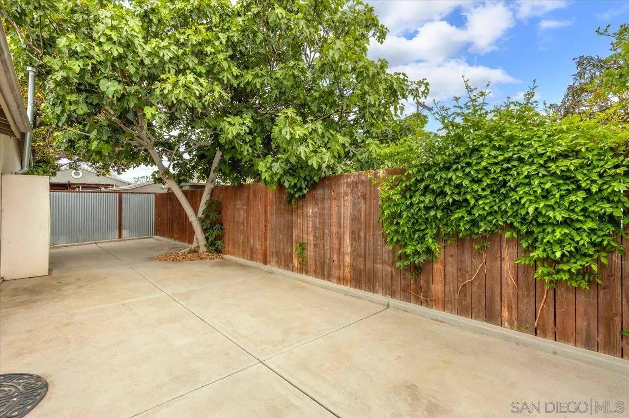 San Diego, CA 92113,3722 Z St